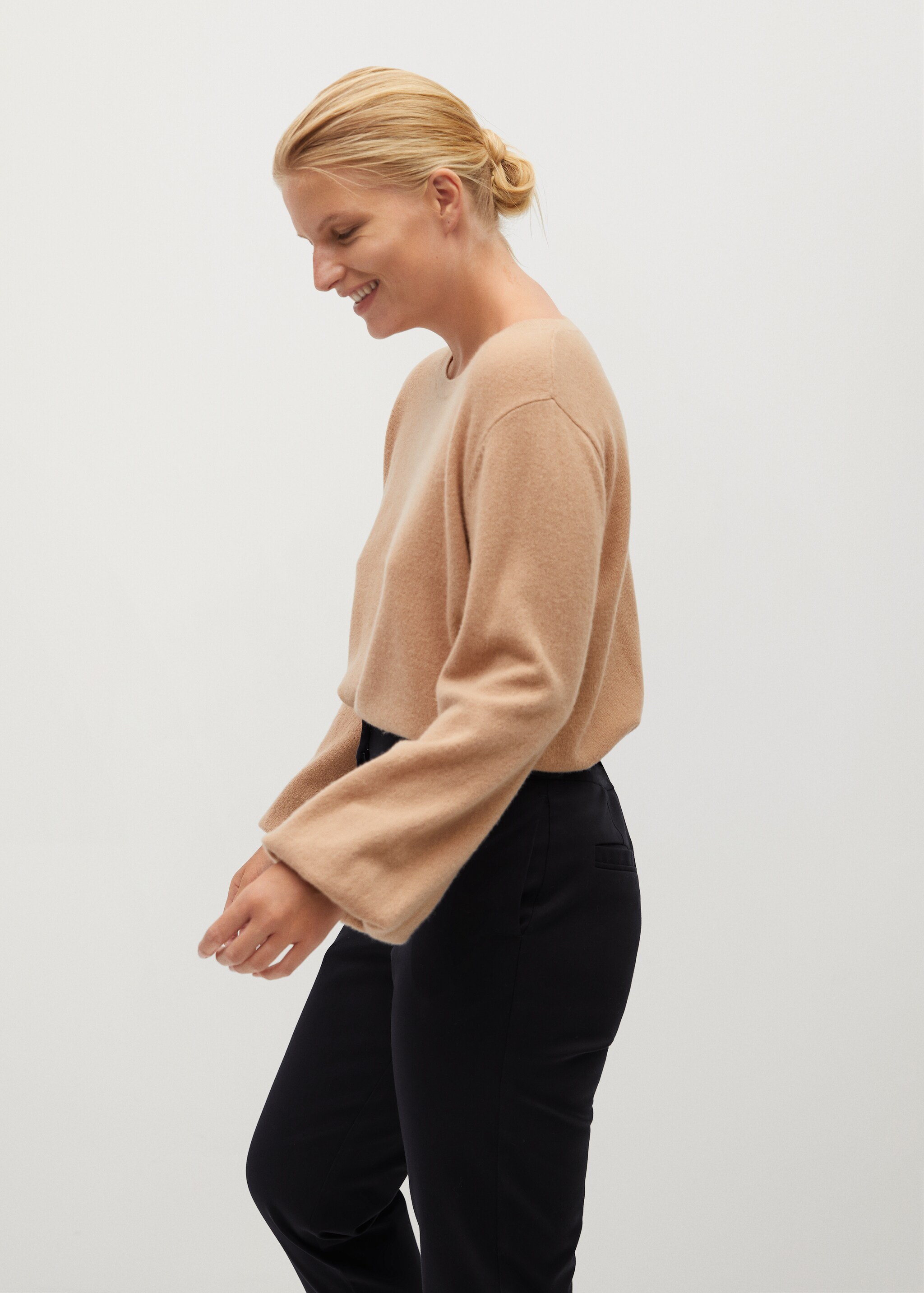 Slim-fit cropped trousers - Details of the article 1