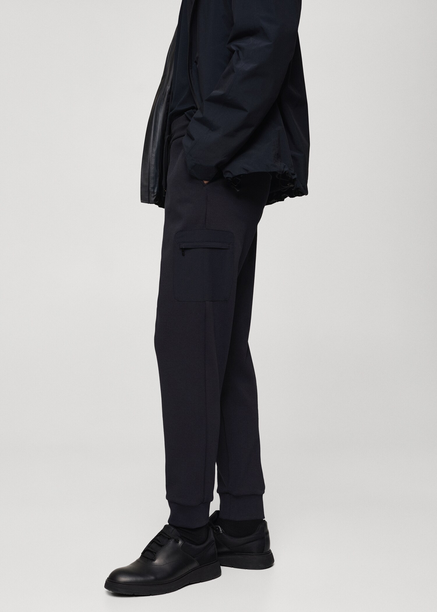 Jogger trousers with anti-odour technology structure - Details of the article 2