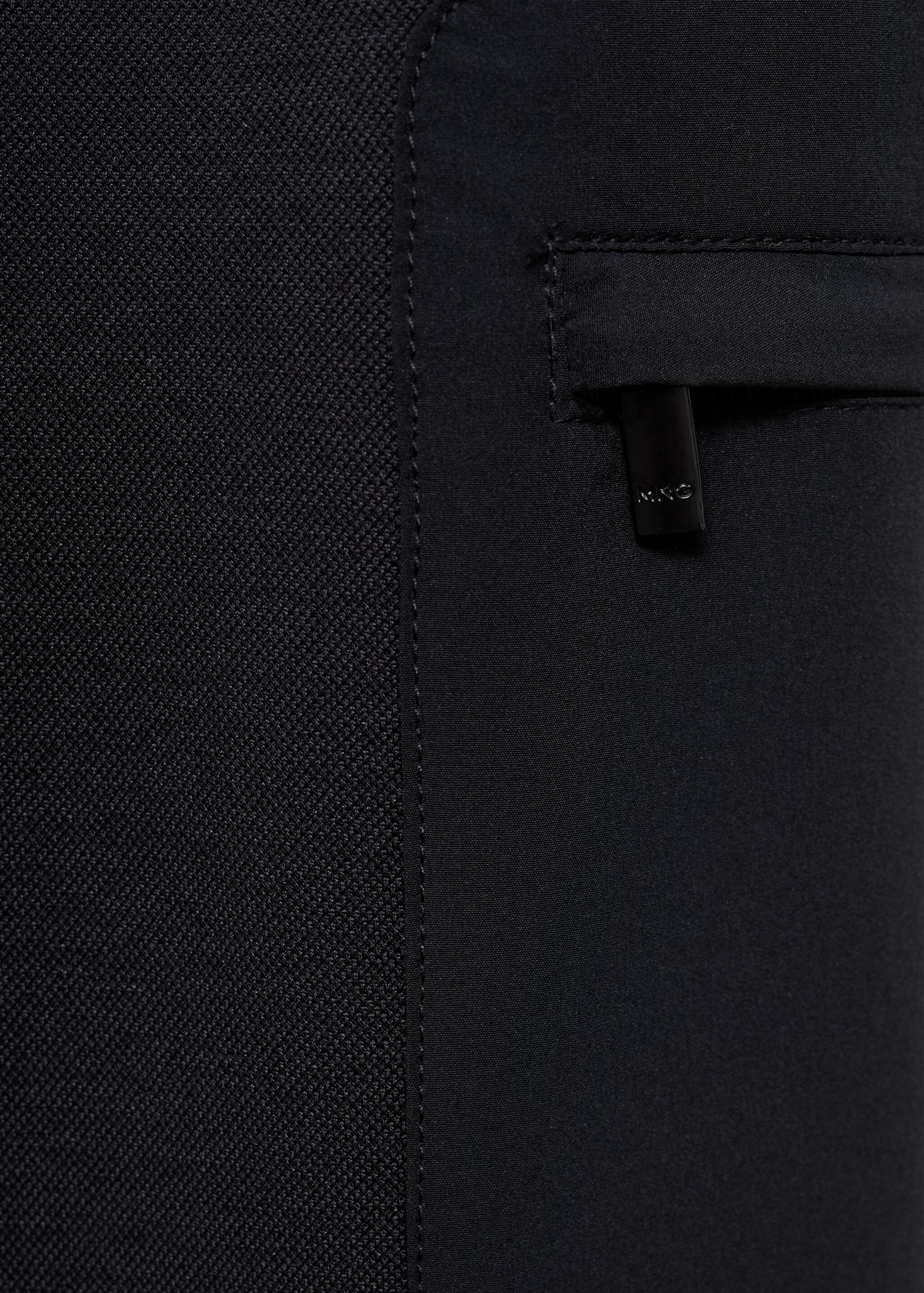 Jogger trousers with anti-odour technology structure - Details of the article 8, Dark Navy. Ref: 77095966-00.