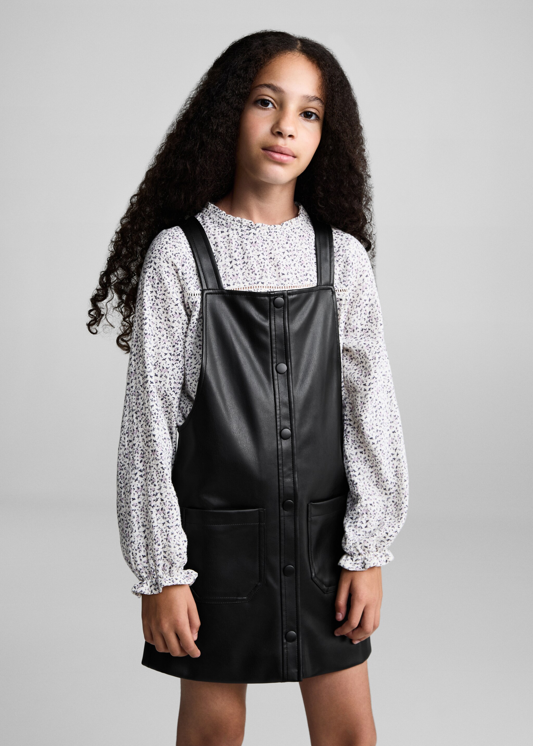 Leather-effect pinafore dress - Medium plane, Black. Ref: 77095970-00.
