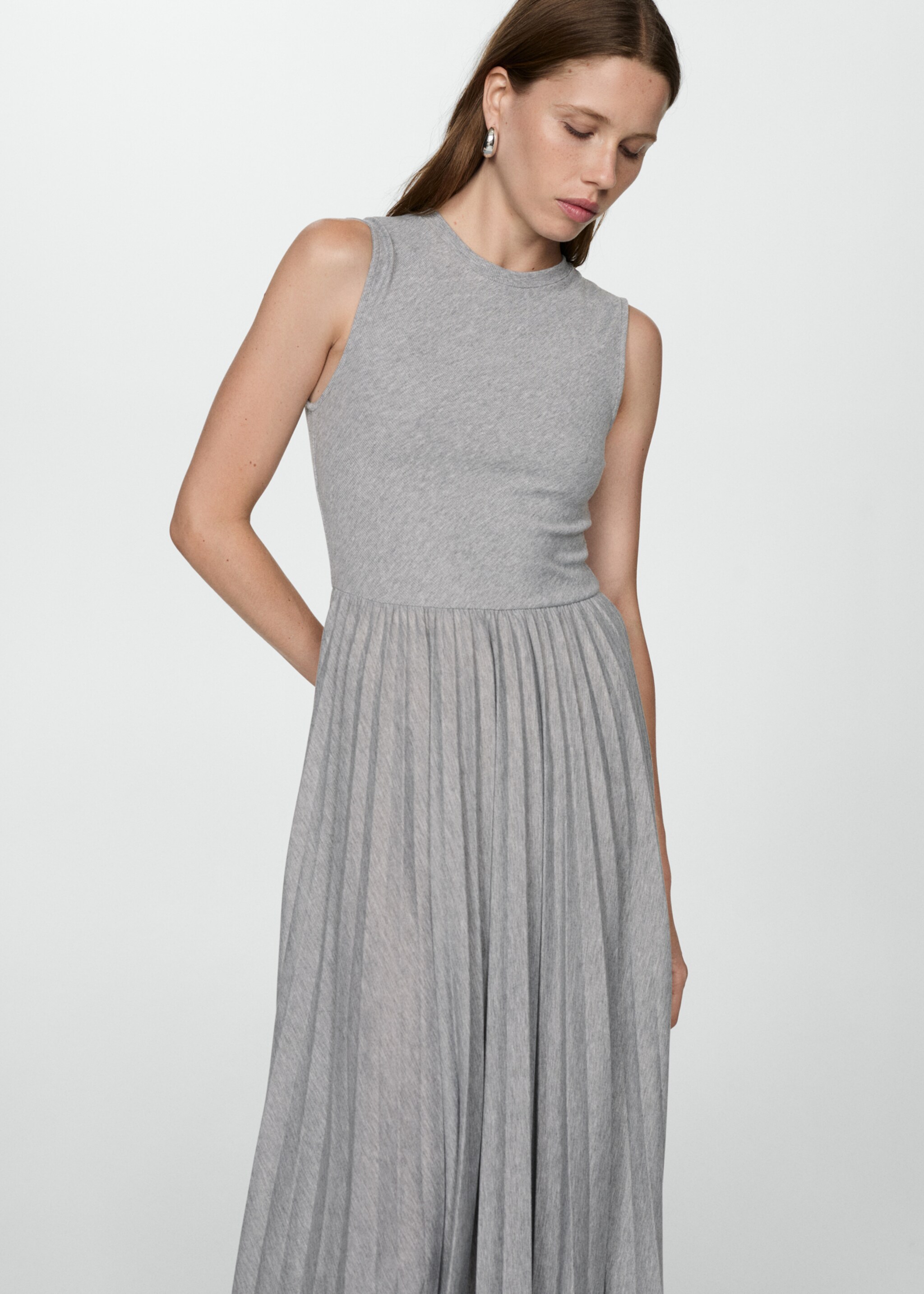 Pleated long dress - Medium plane, Medium Heather Grey. Ref: 77095977-00.