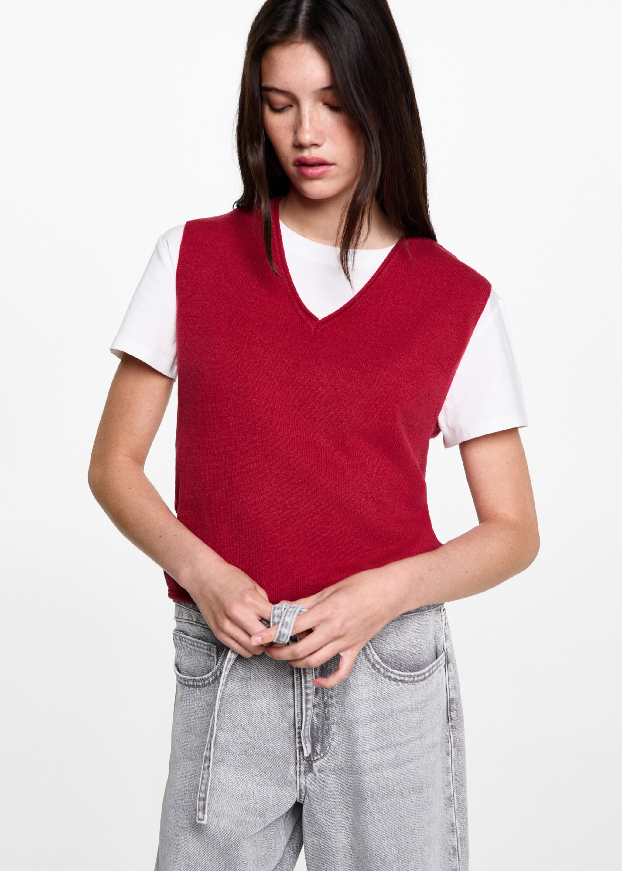 Gilet maille col V - Plan moyen, Rouge. Ref: 77095983-00.