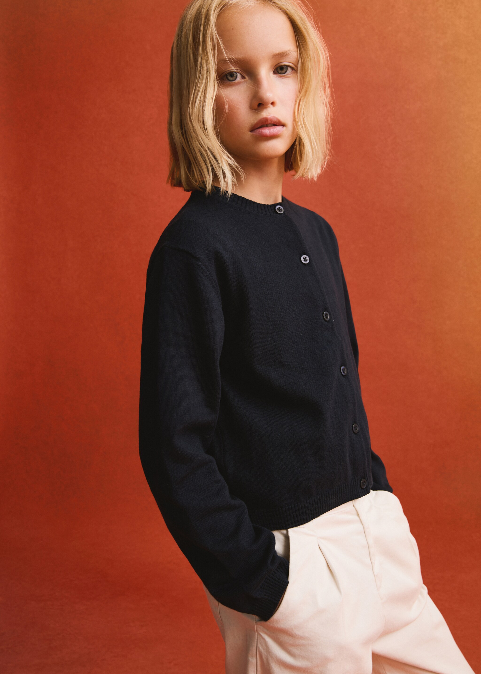 Strickjacke aus Baumwolle - Detail des Artikels 5, Dunkles Marineblau. Ref: 77095989-00.