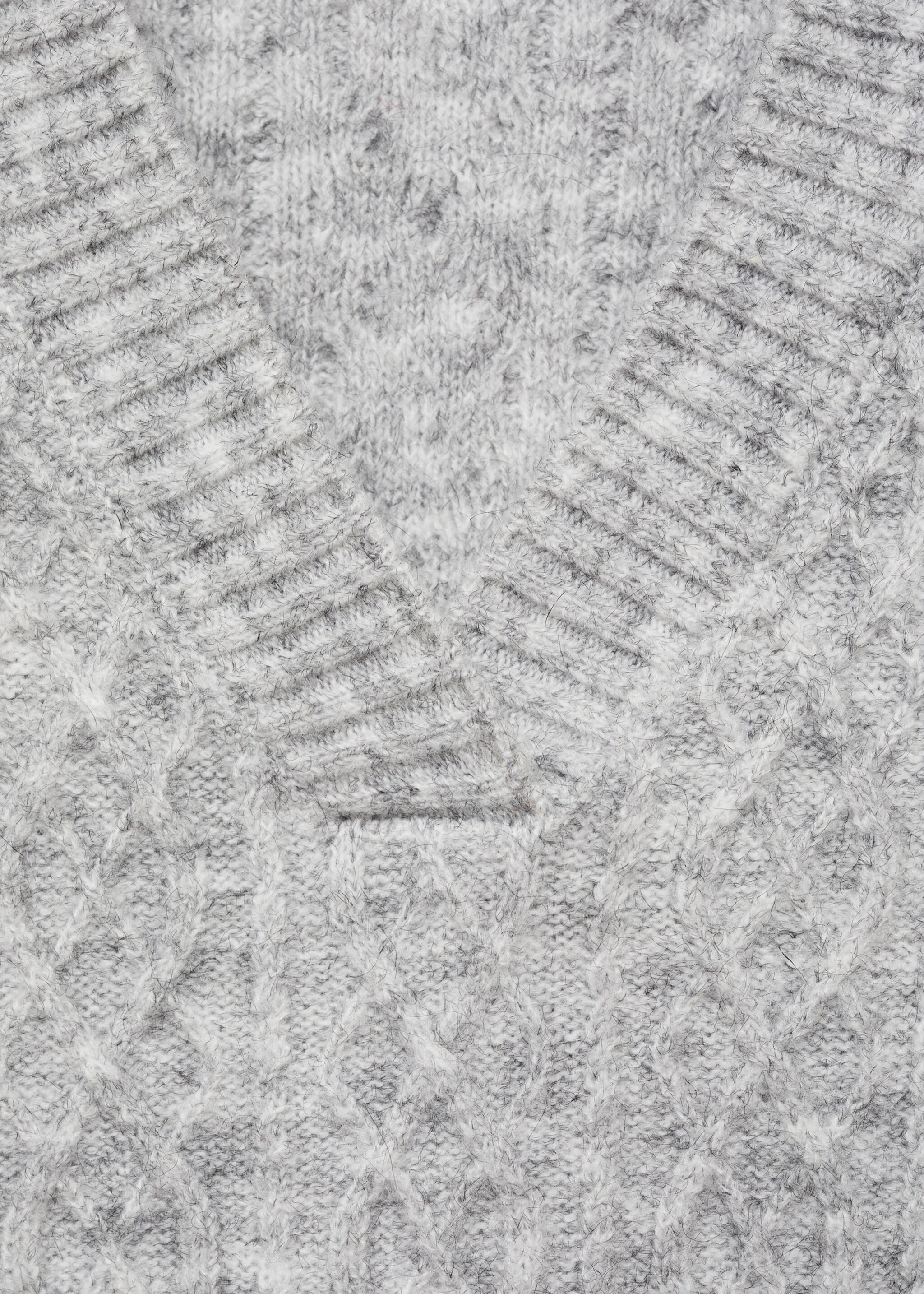 Braided-knit gilet - Details of the article 8, Medium Heather Grey. Ref: 77096004-00.