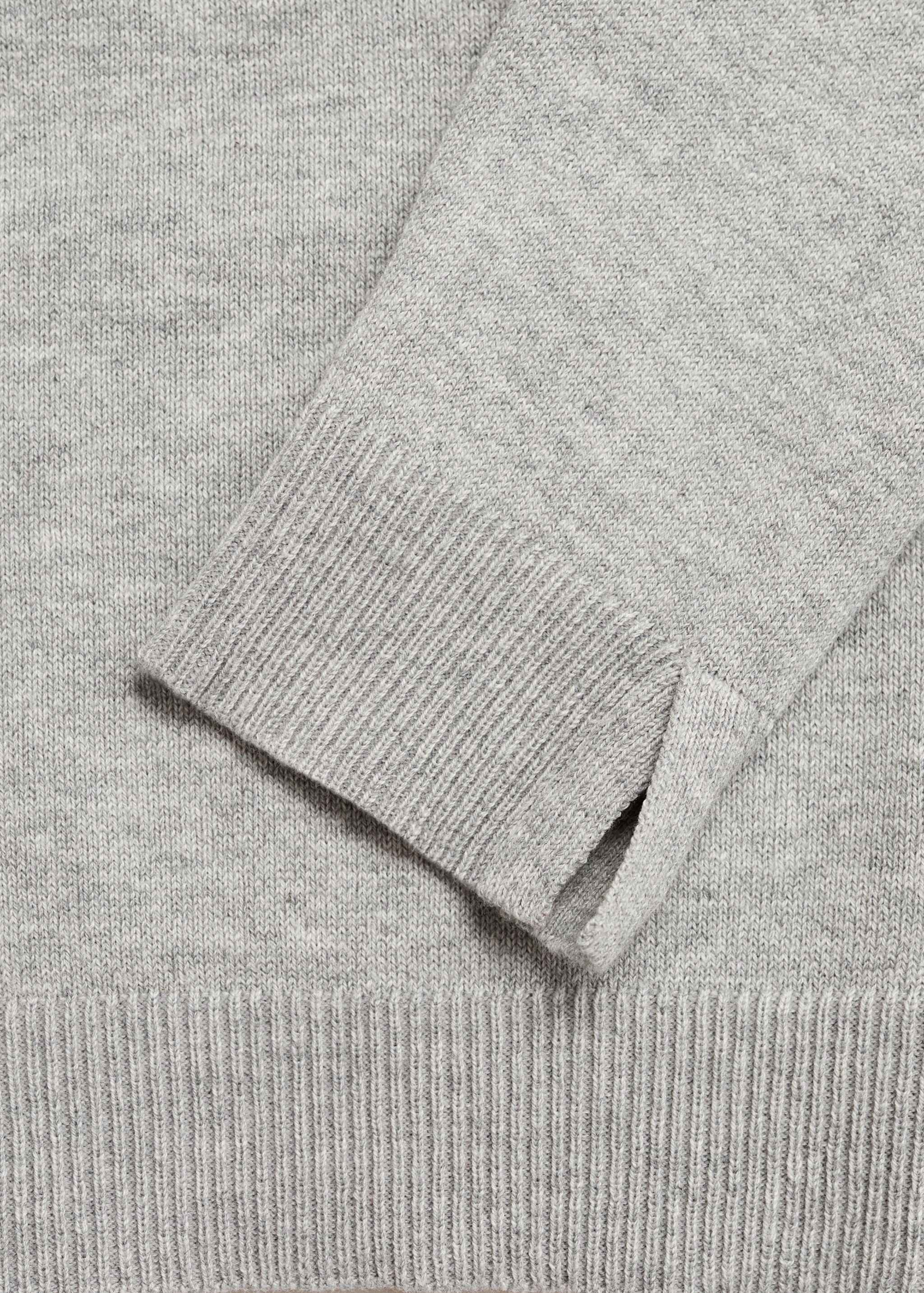 Jersei punt coll girat - Detall de l'article 0, Gris mig vigoré. Ref: 77096336-00.