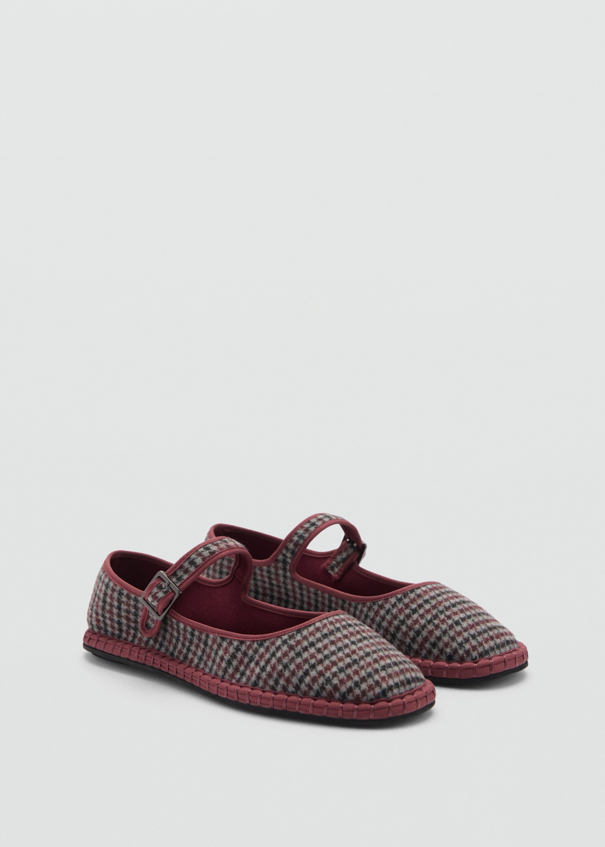 Ballerinas with strap - Medium plane, Burgundy. Ref: 77096342-00.
