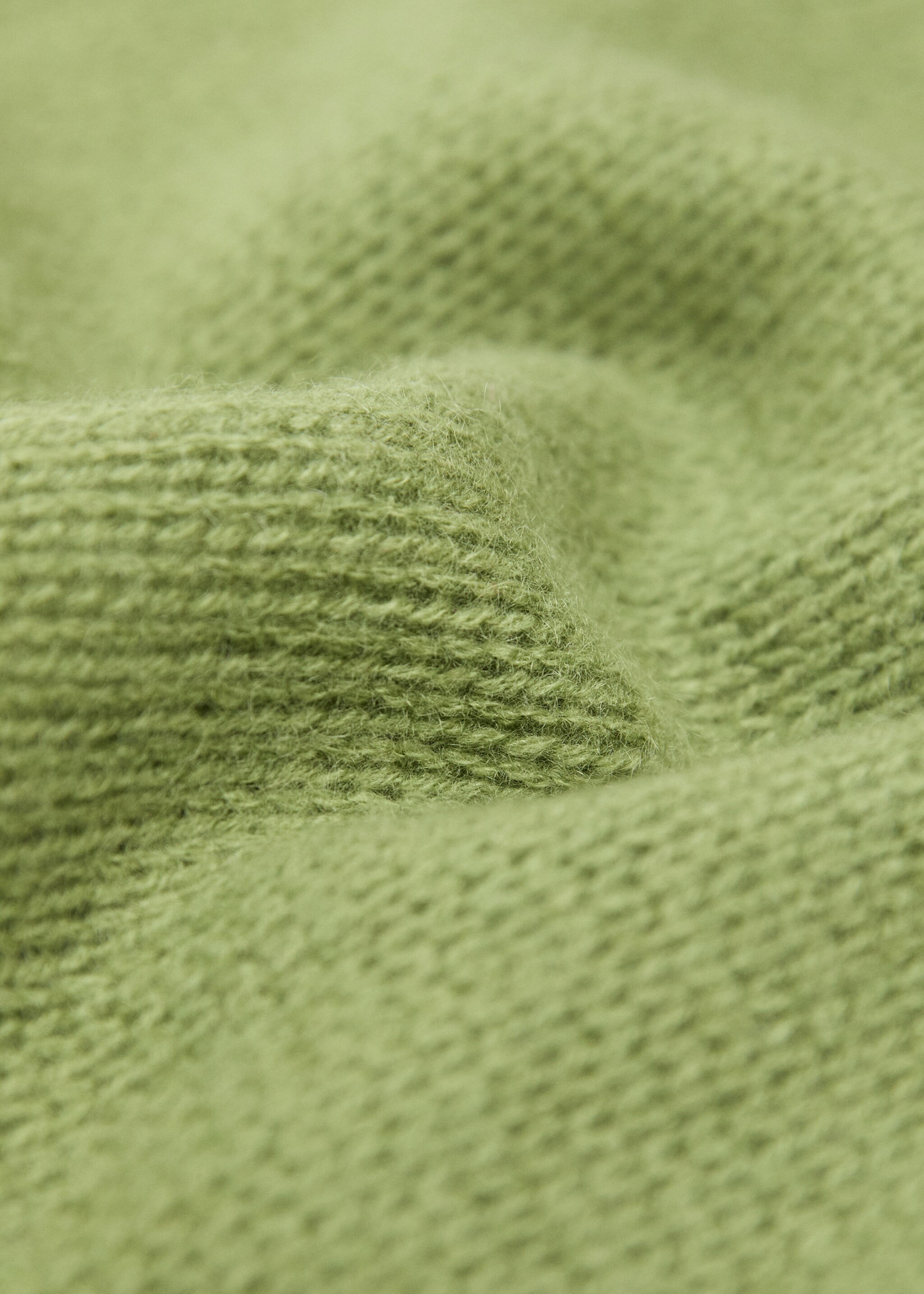 100% cashmere scarf - Details of the article 1, Green. Ref: 77096720-00.