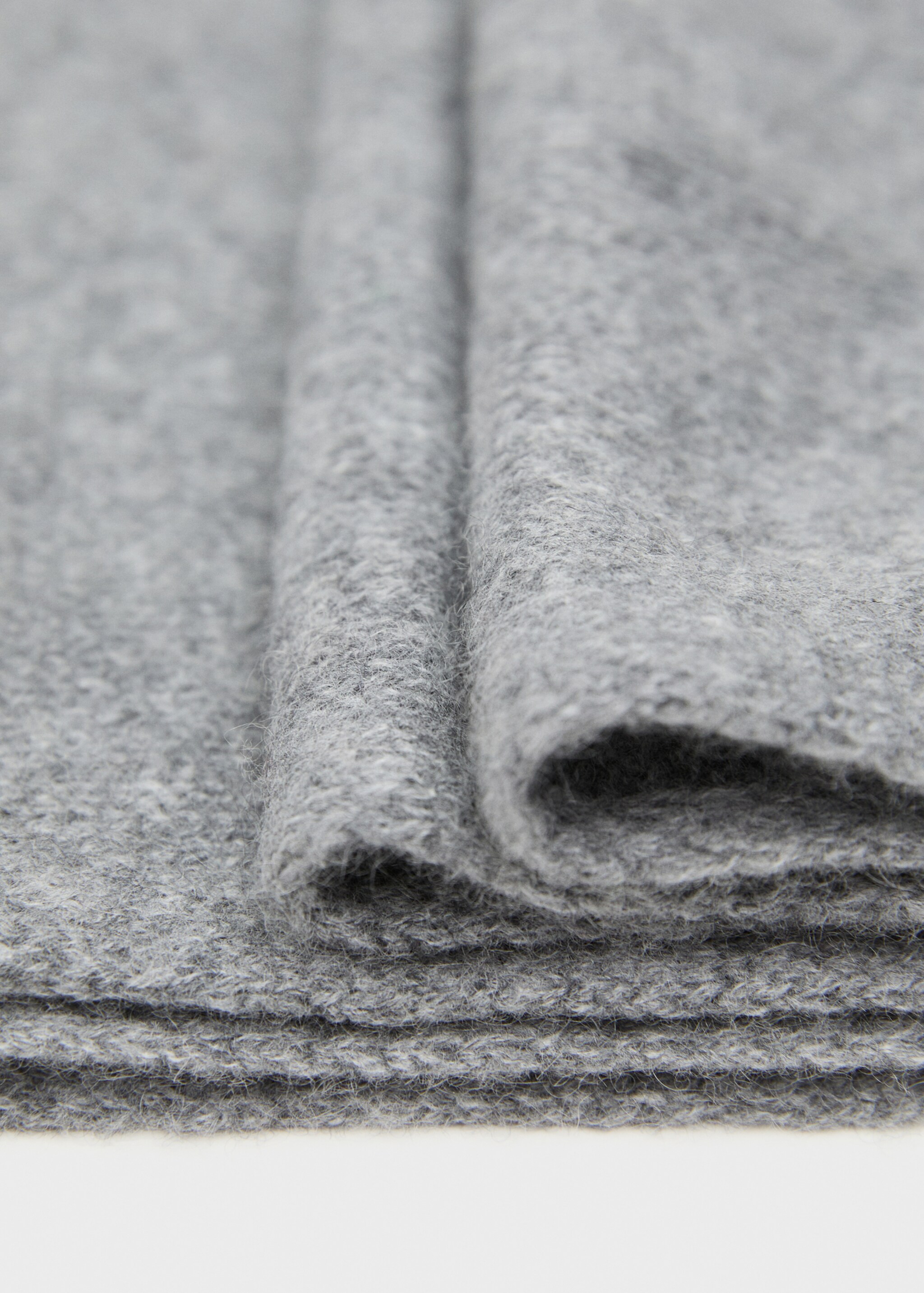 100% cashmere scarf - Medium plane, Medium Heather Grey. Ref: 77096720-00.
