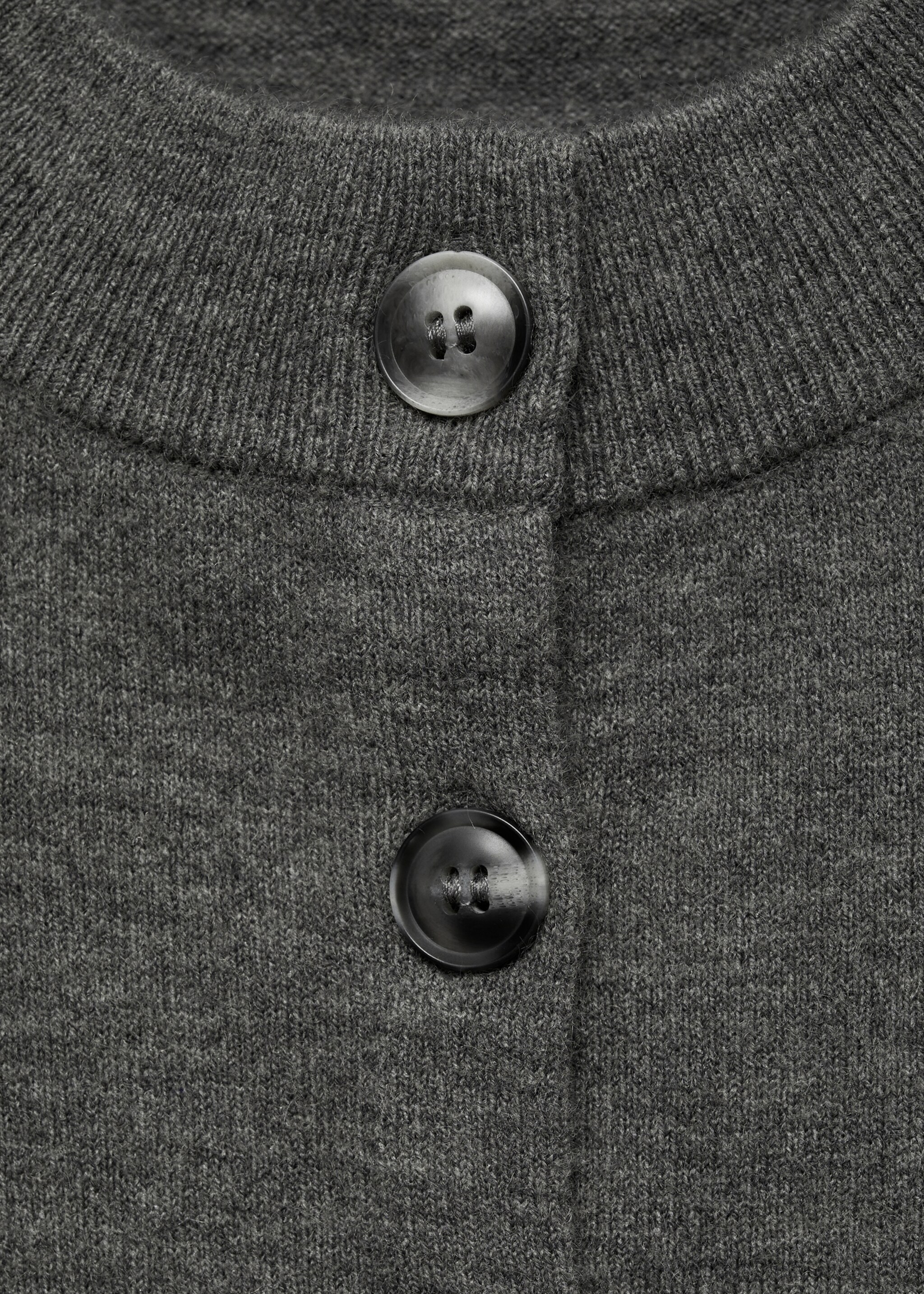 Cardigan de gola redonda com botões - Pormenor do artigo 8, Cinzento-mesclado escuro. Ref: 77096722-00.