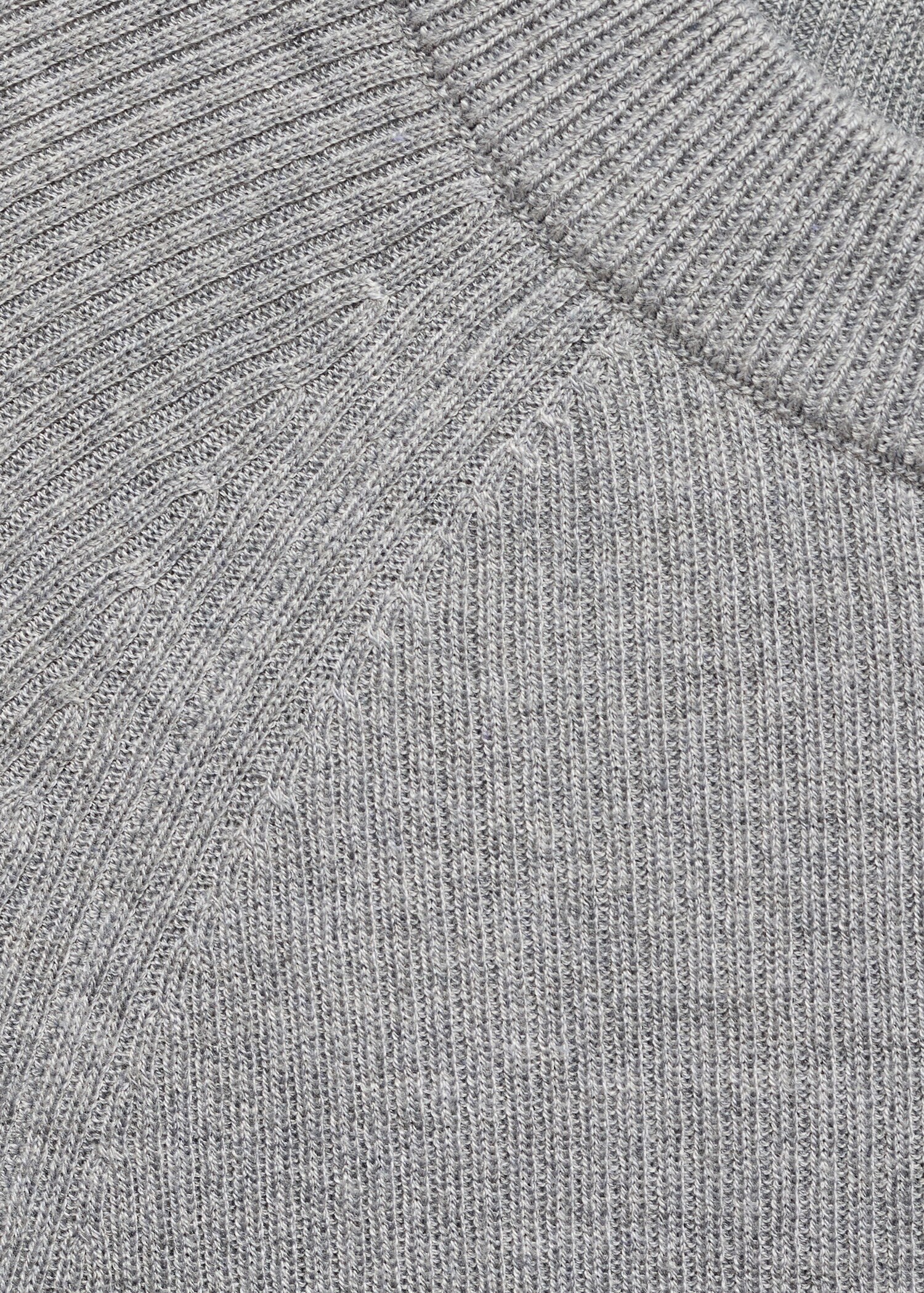 Fine ribbed-knit sweater - Details of the article 8