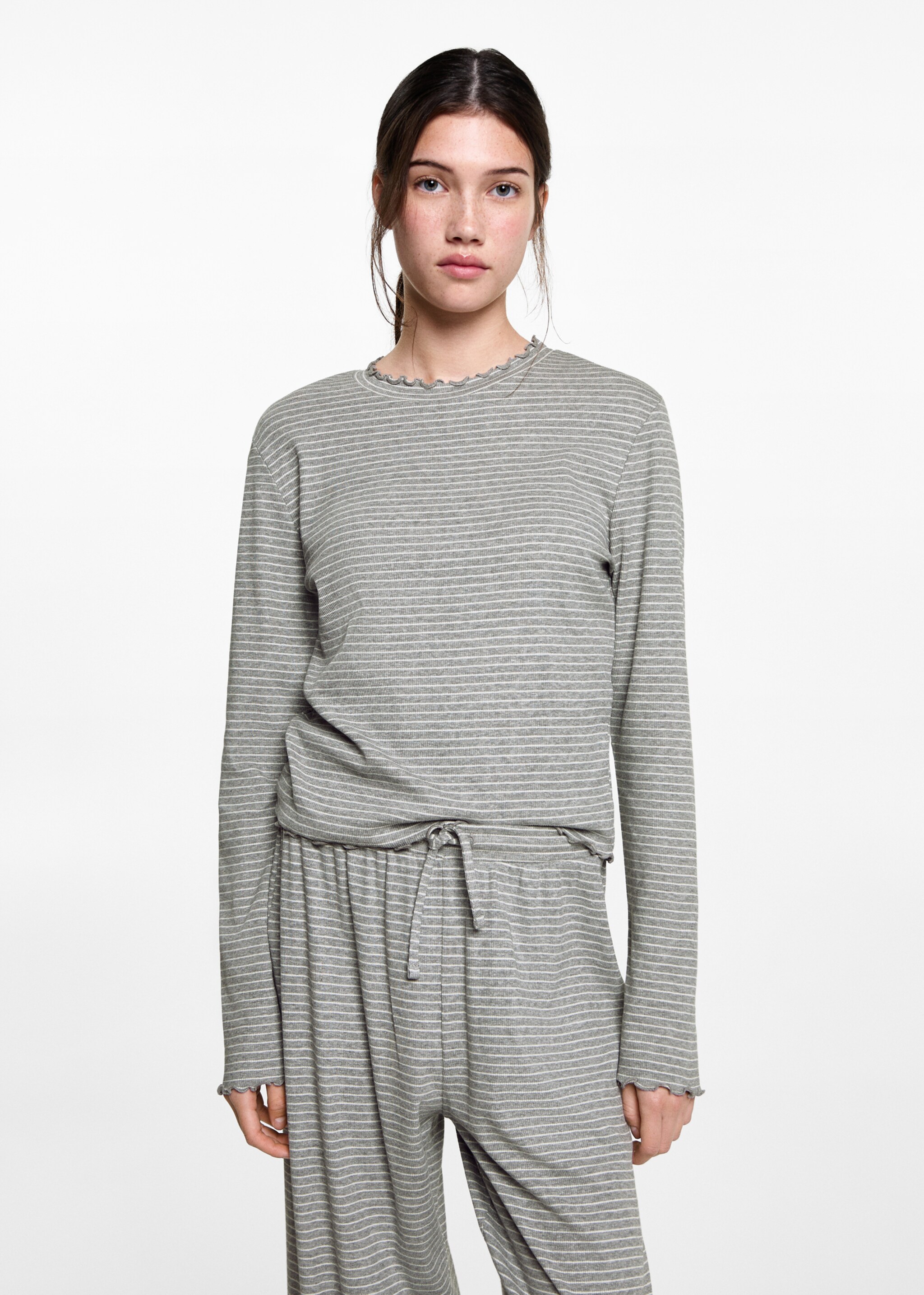 Striped long pyjamas - Details of the article 1