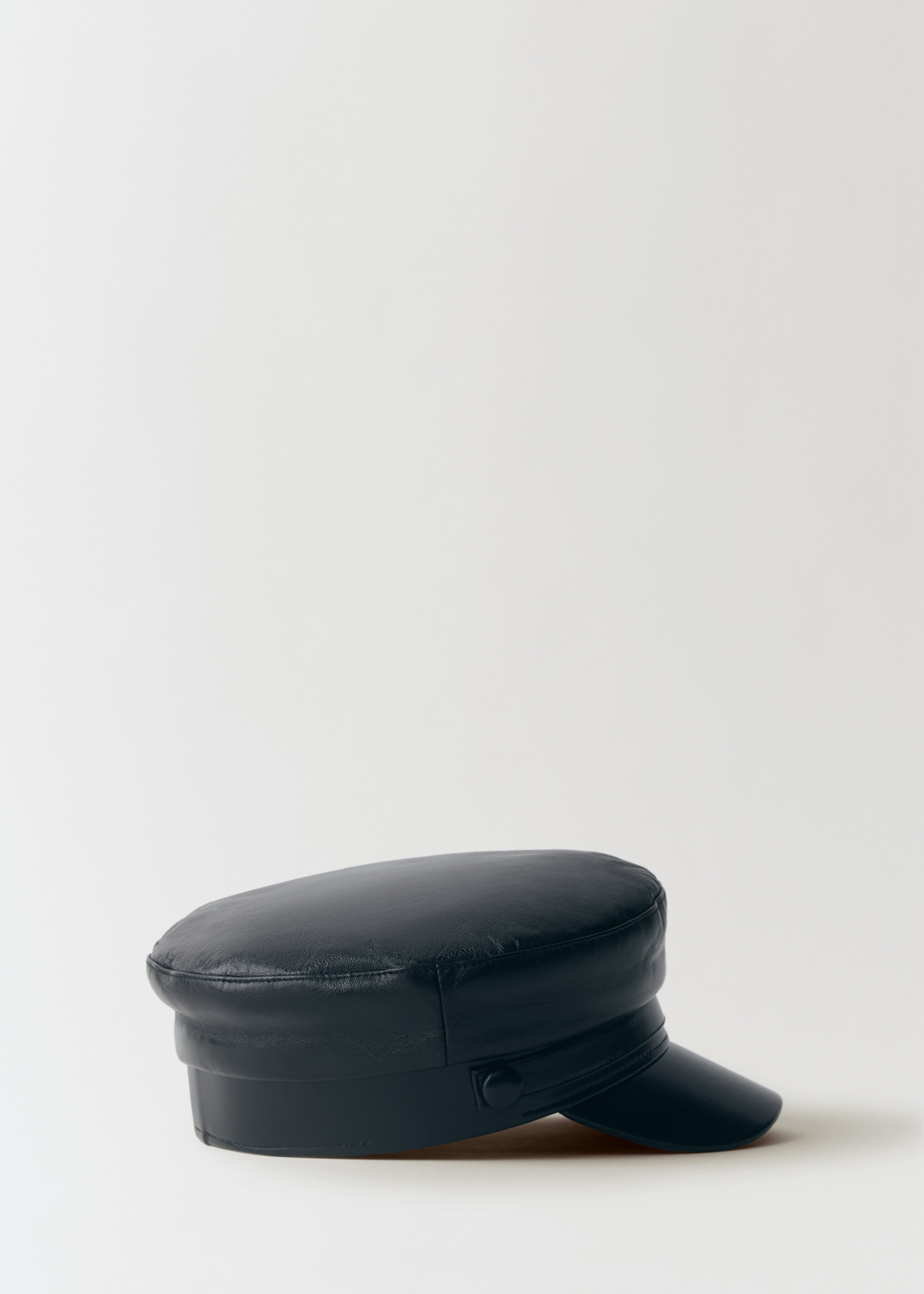 100% leather baker's cap - Article without model, Black. Ref: 77096749-00.