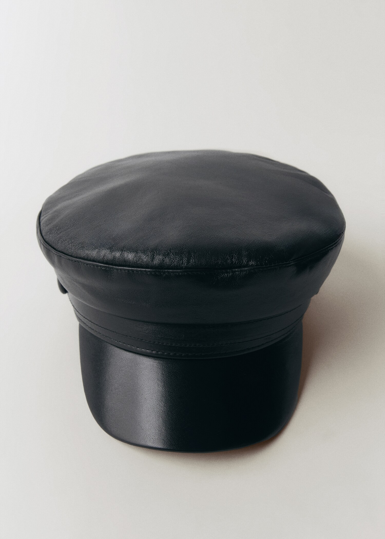 100% leather baker's cap - Details of the article 2