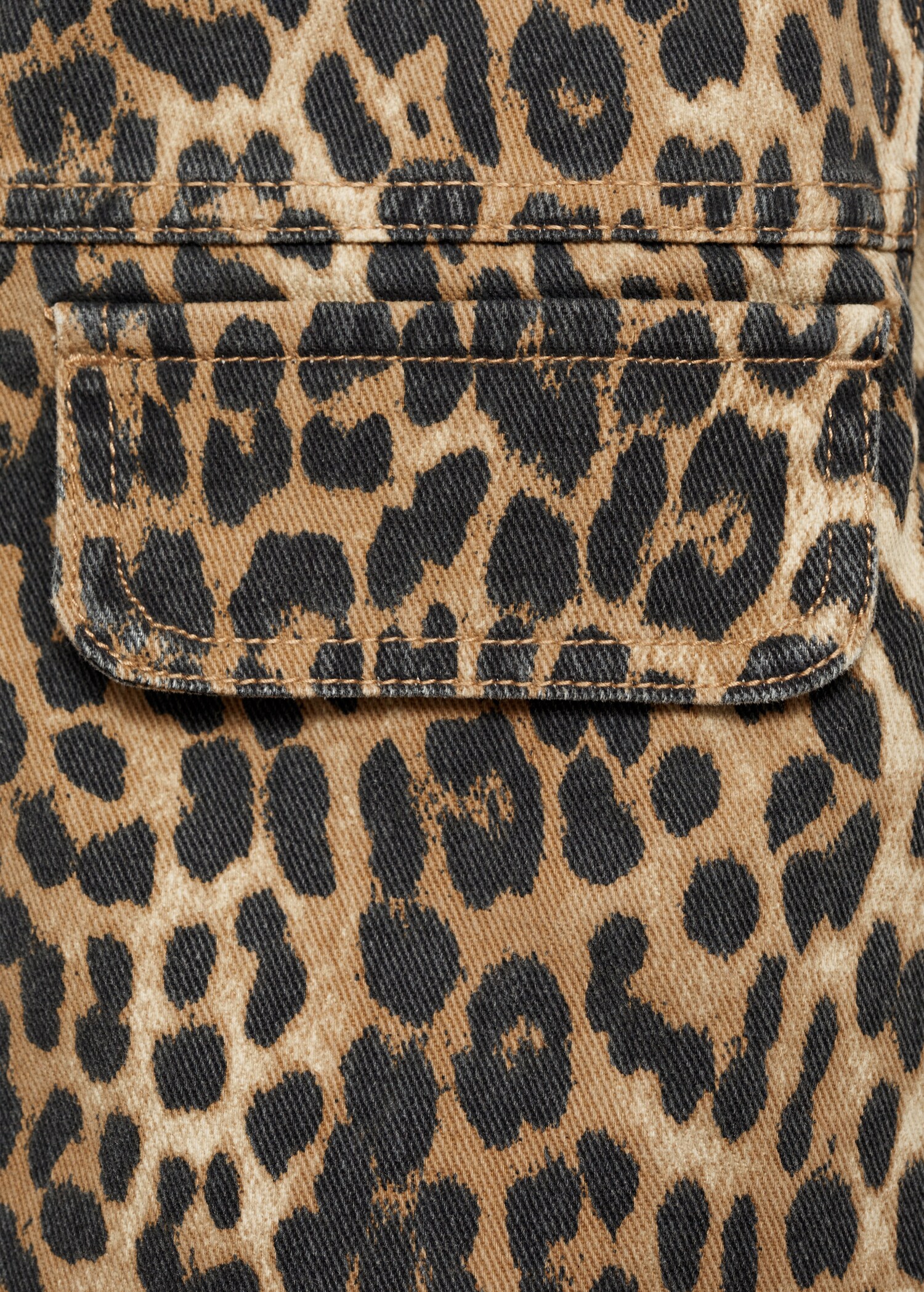 Blouson en jean léopard - Détail de l'article 0