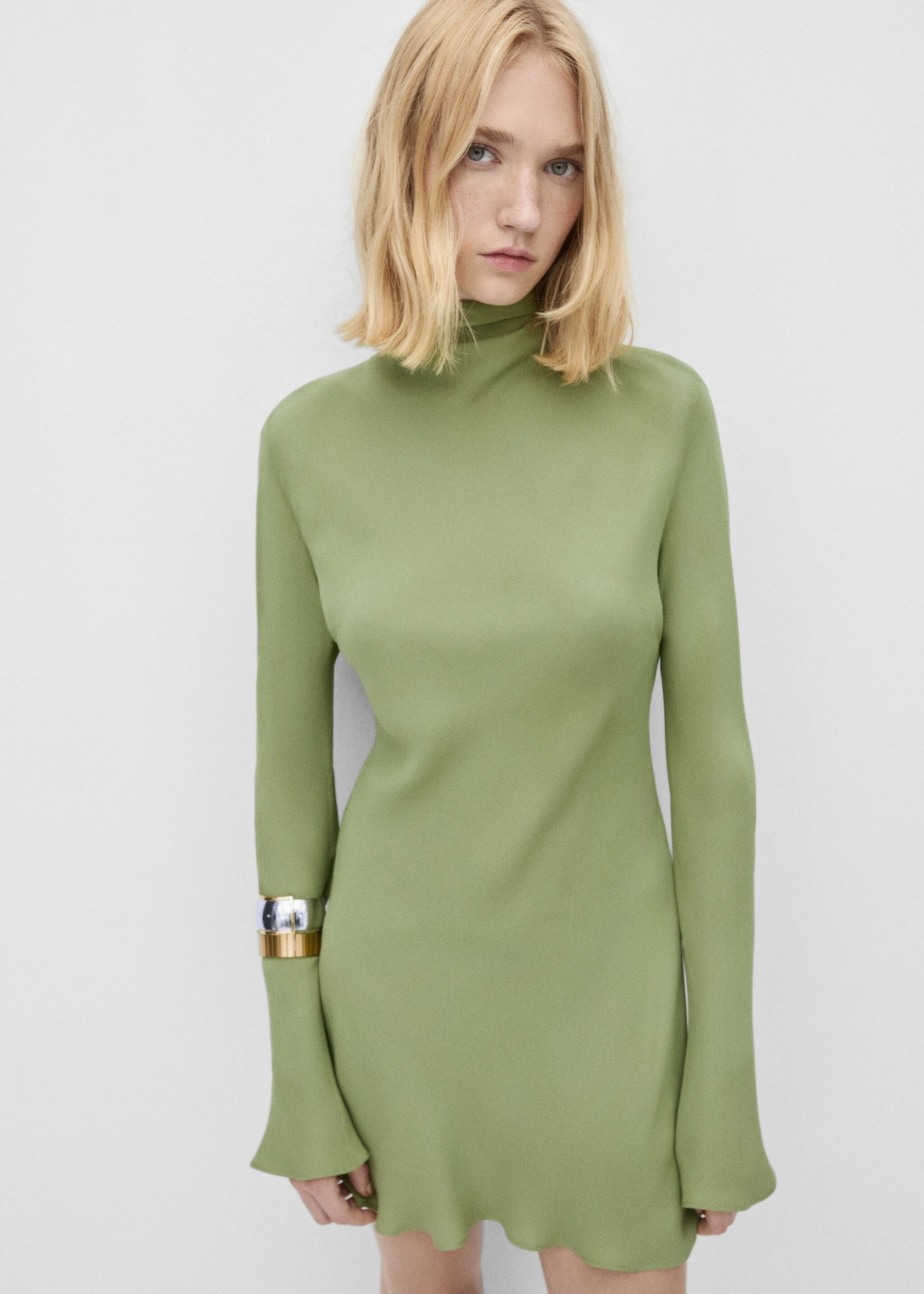 Chiffonkleid mit Schleifendetail - Mittlere Ansicht, Khaki. Ref: 77096763-00.