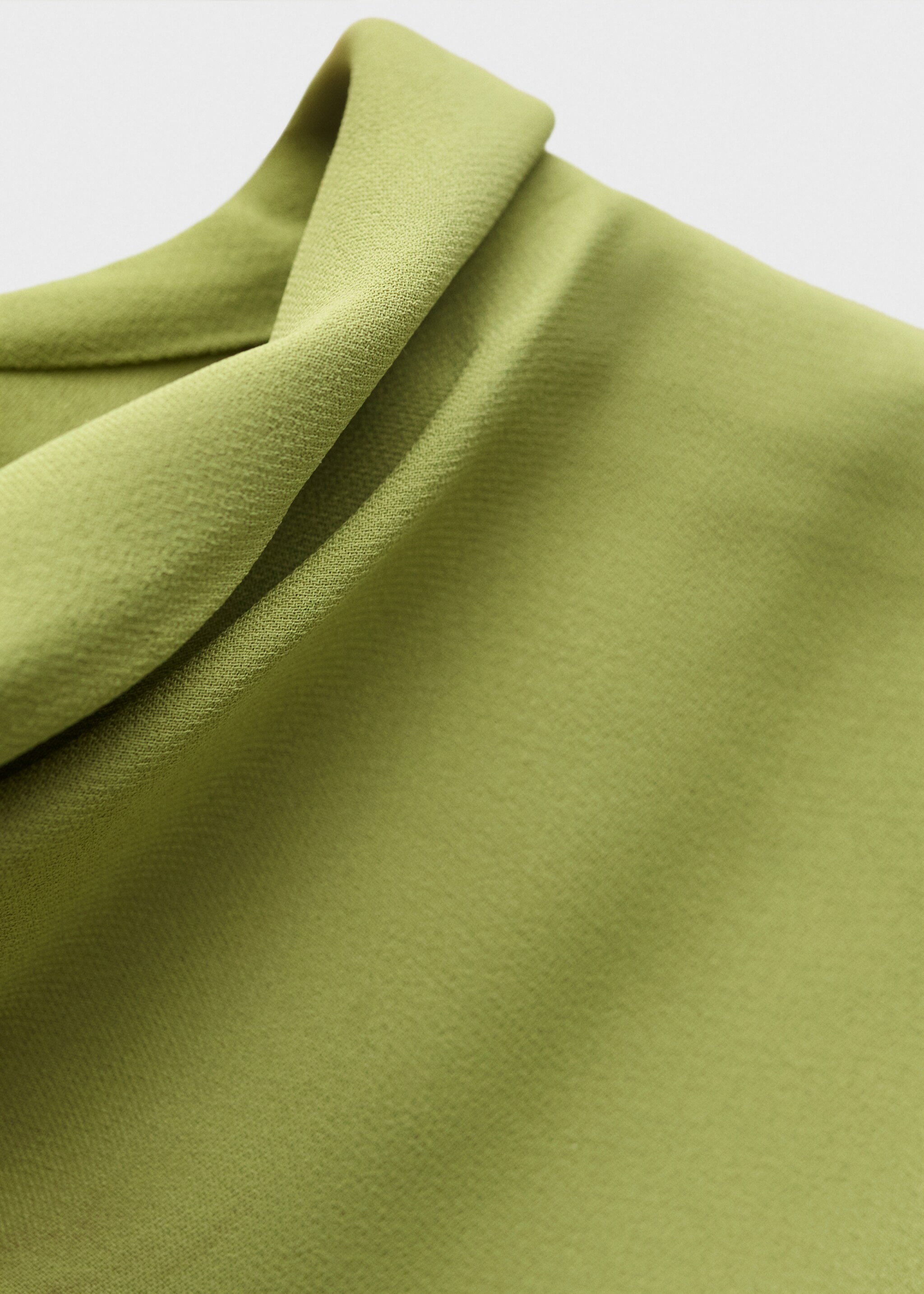 Chiffonkleid mit Schleifendetail - Detail des Artikels 8, Khaki. Ref: 77096763-00.