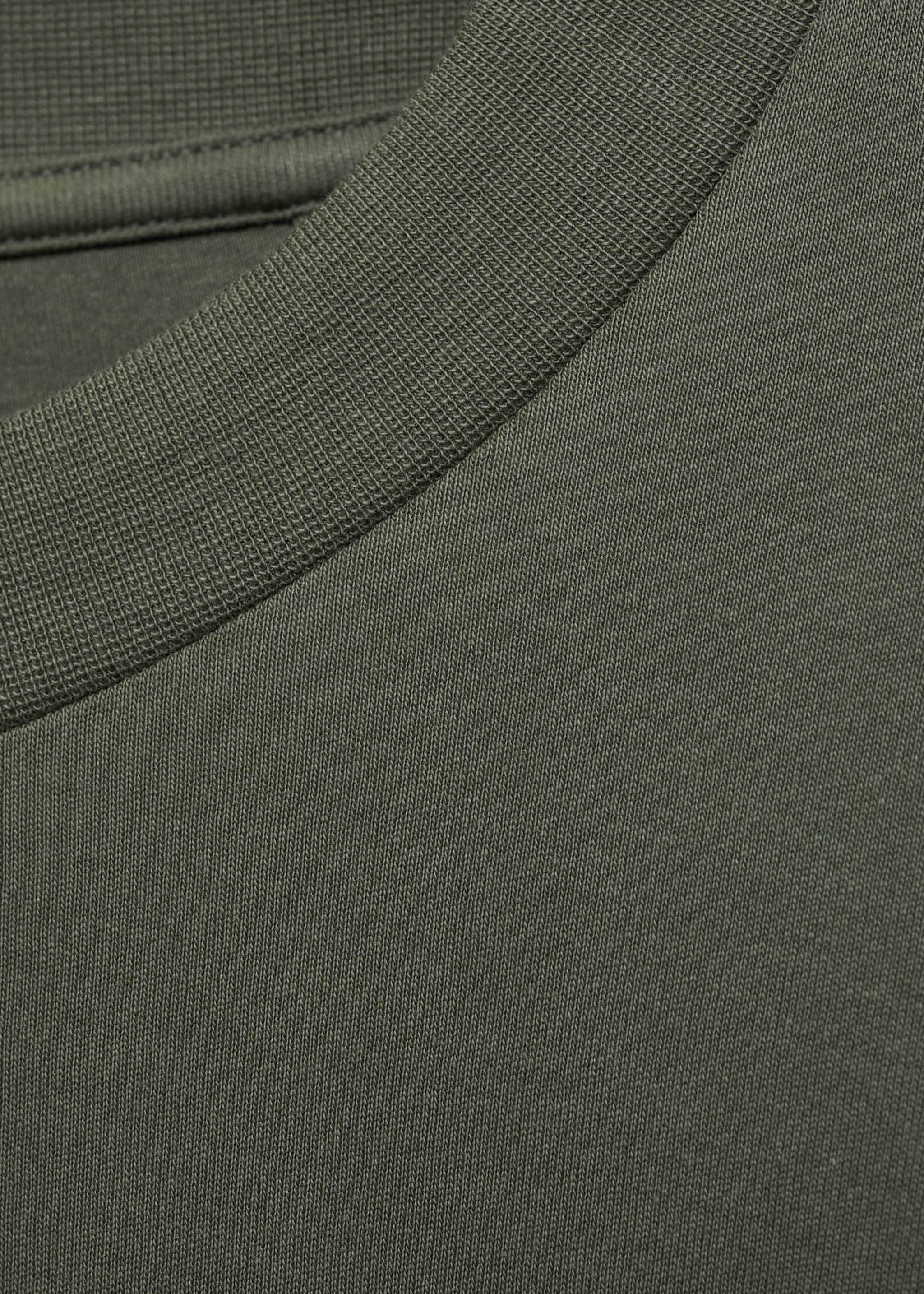 100% cotton long-sleeved t-shirt - Details of the article 8, Forest Green. Ref: 77097111-00.