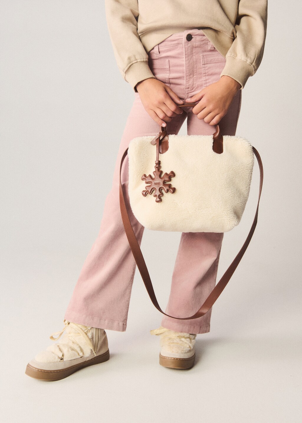 Combined shearling-effect leather bag - Girls | MANGO OUTLET USA
