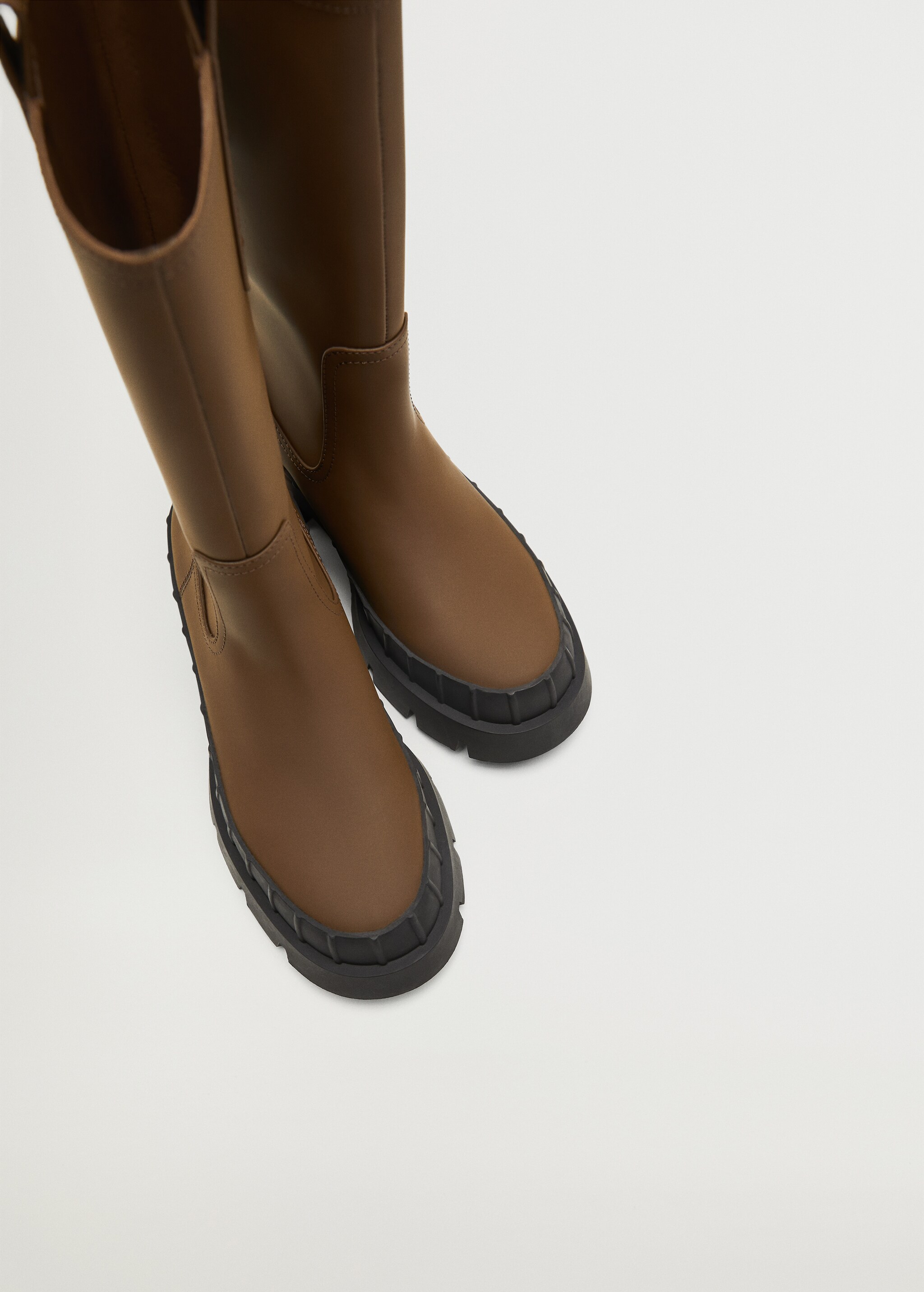 Bota suela track - Detalle del artículo 3