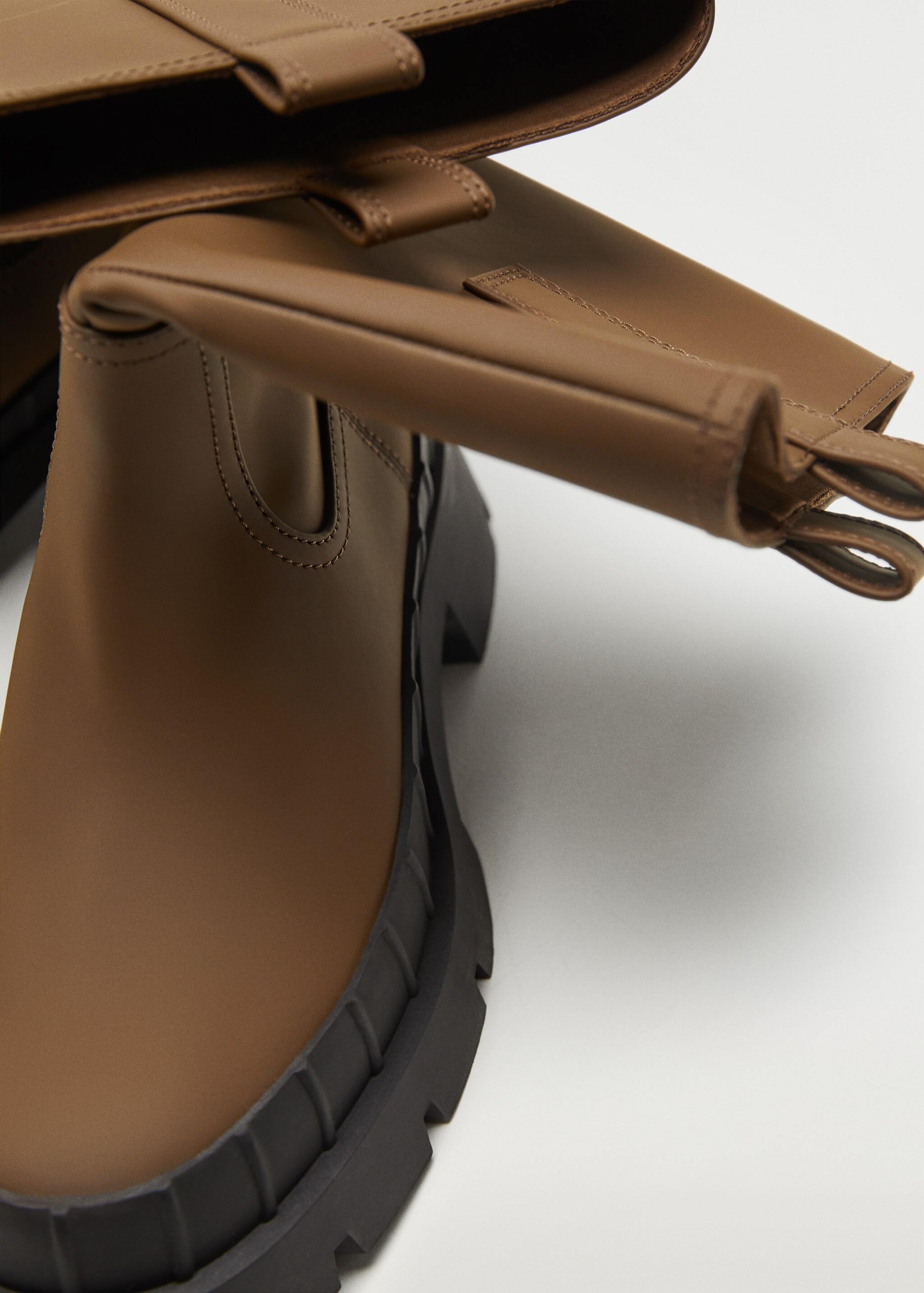 Bota suela track - Detalle del artículo 4