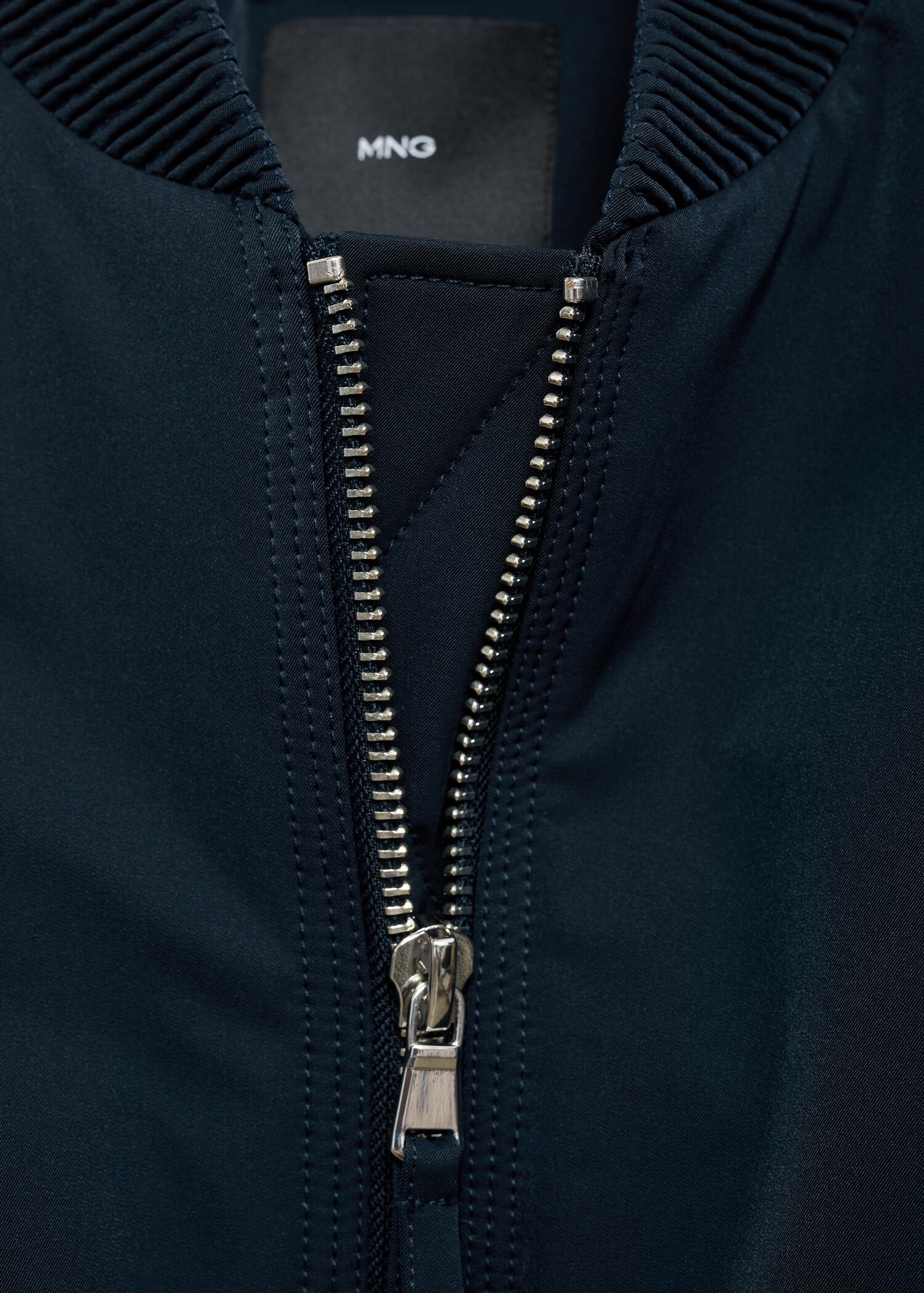 Bomberjacke mit Doppelreißverschluss - Detail des Artikels 8
