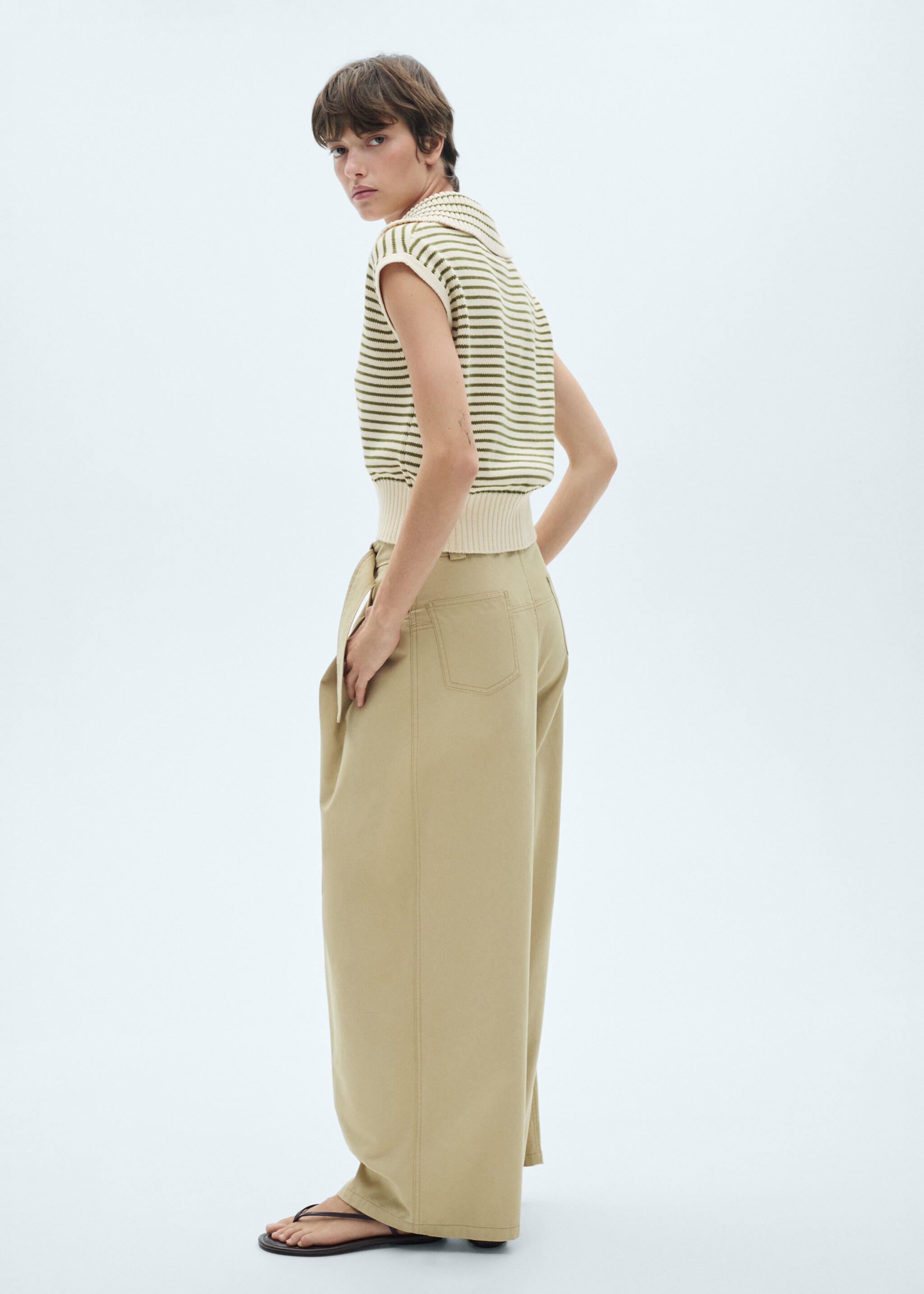 Striped knitted gilet - Reverse of the article, Ecru. Ref: 77097643-00.