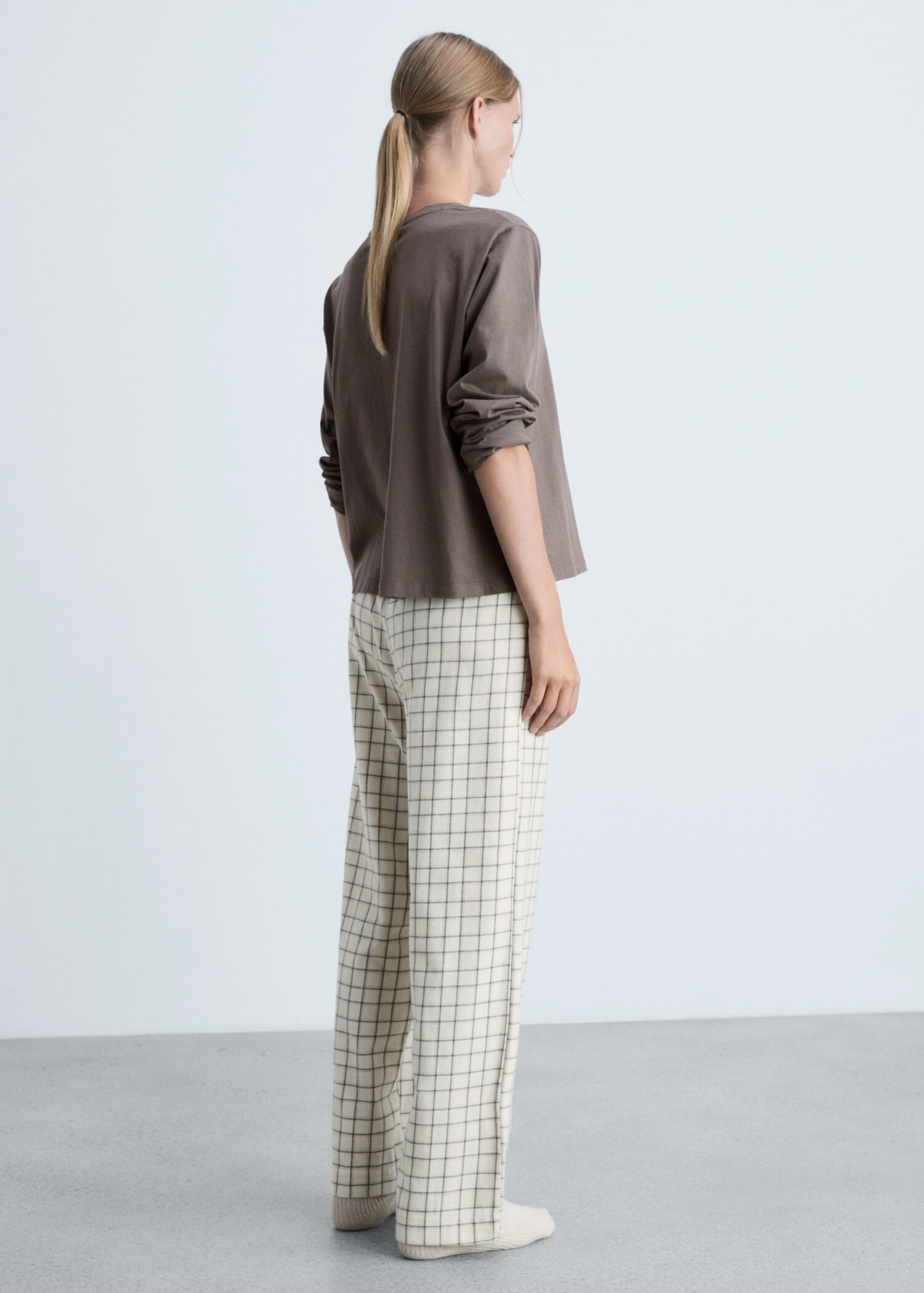 Two-piece flannel pyjamas - Reverse of the article