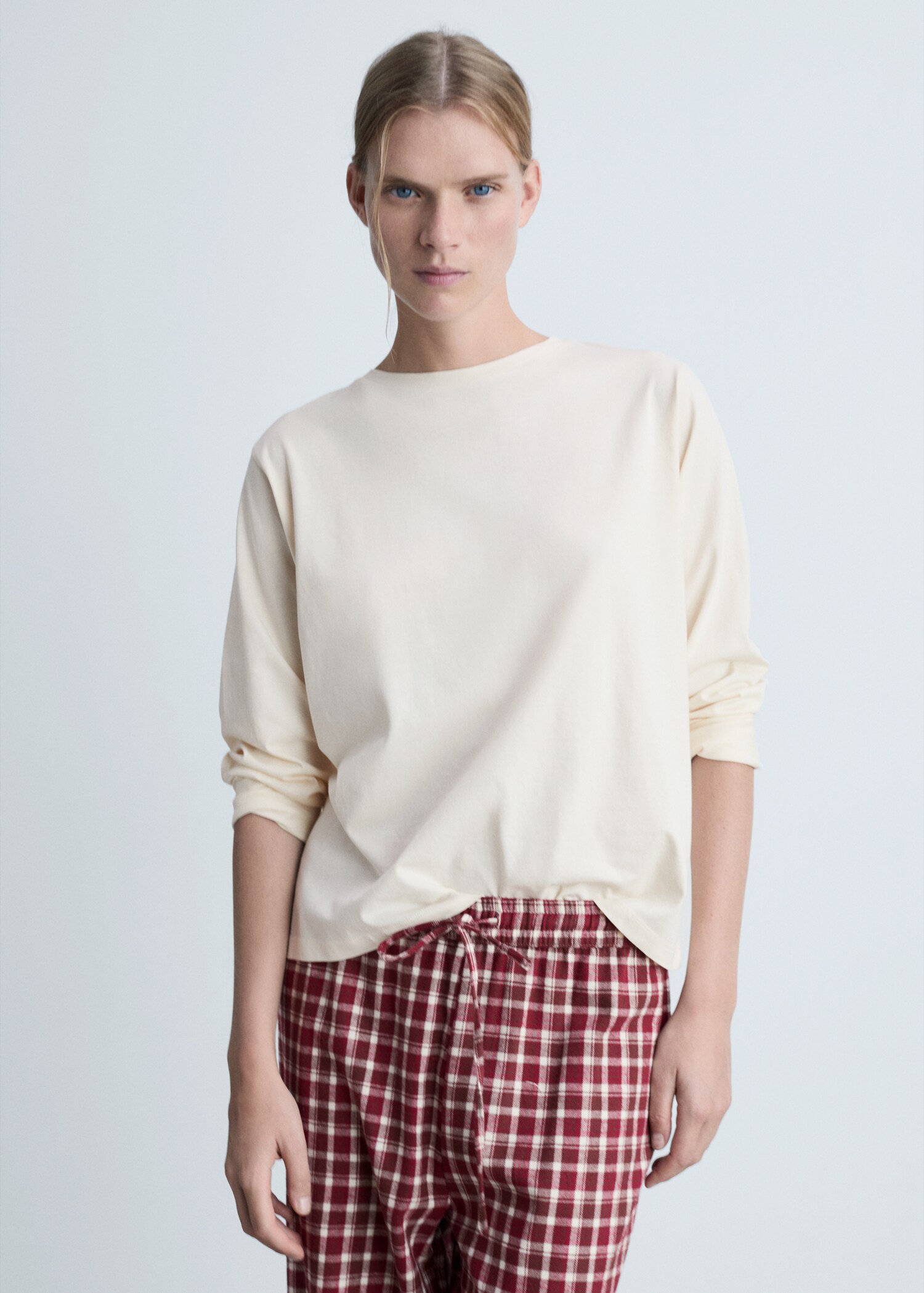 Two-piece flannel pyjamas - Details of the article 1