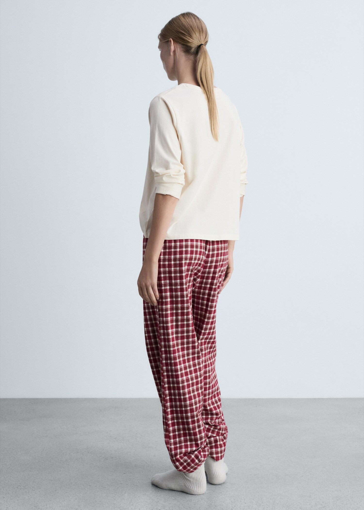 Two-piece flannel pyjamas - Reverse of the article