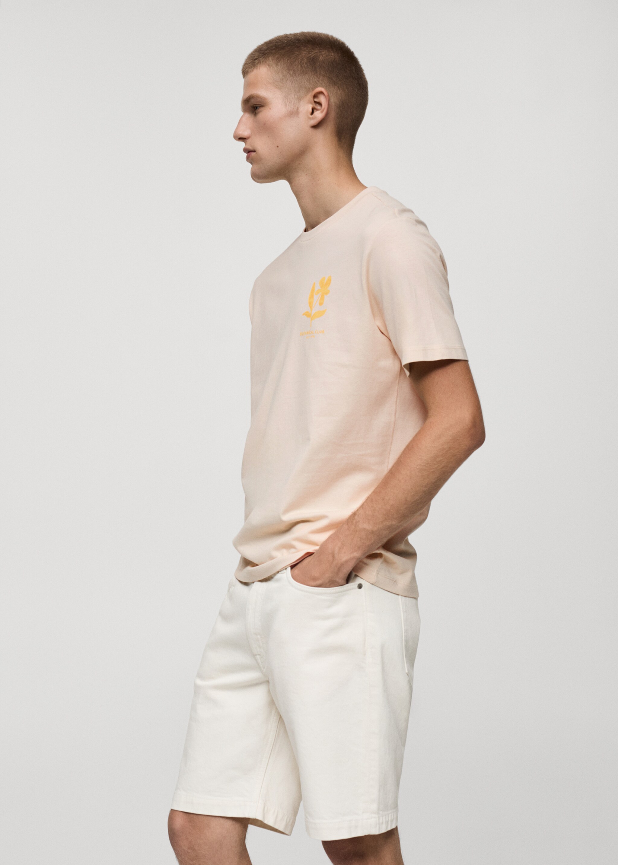 T-Shirt aus 100 % Baumwolle mit Muster auf der Brustpartie - Detail des Artikels 2
