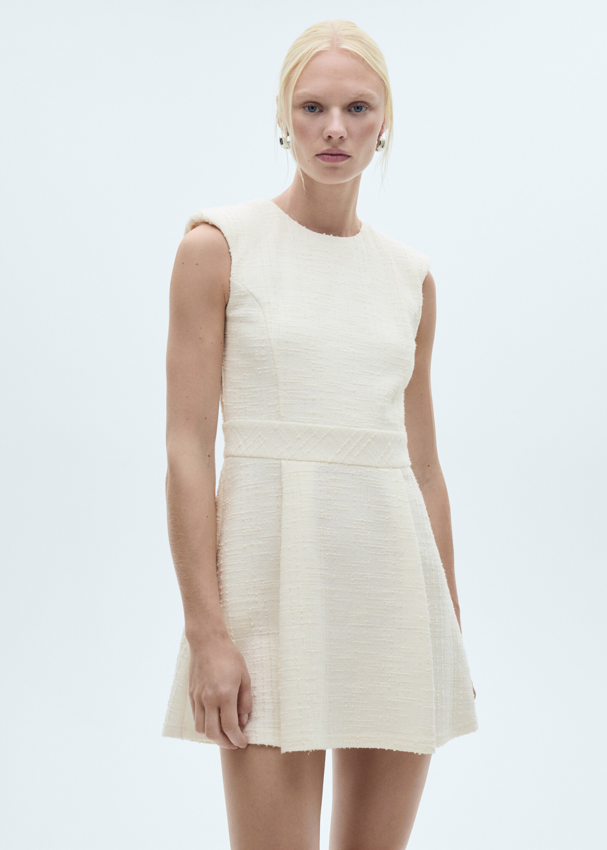 Textured short dress - Medium plane