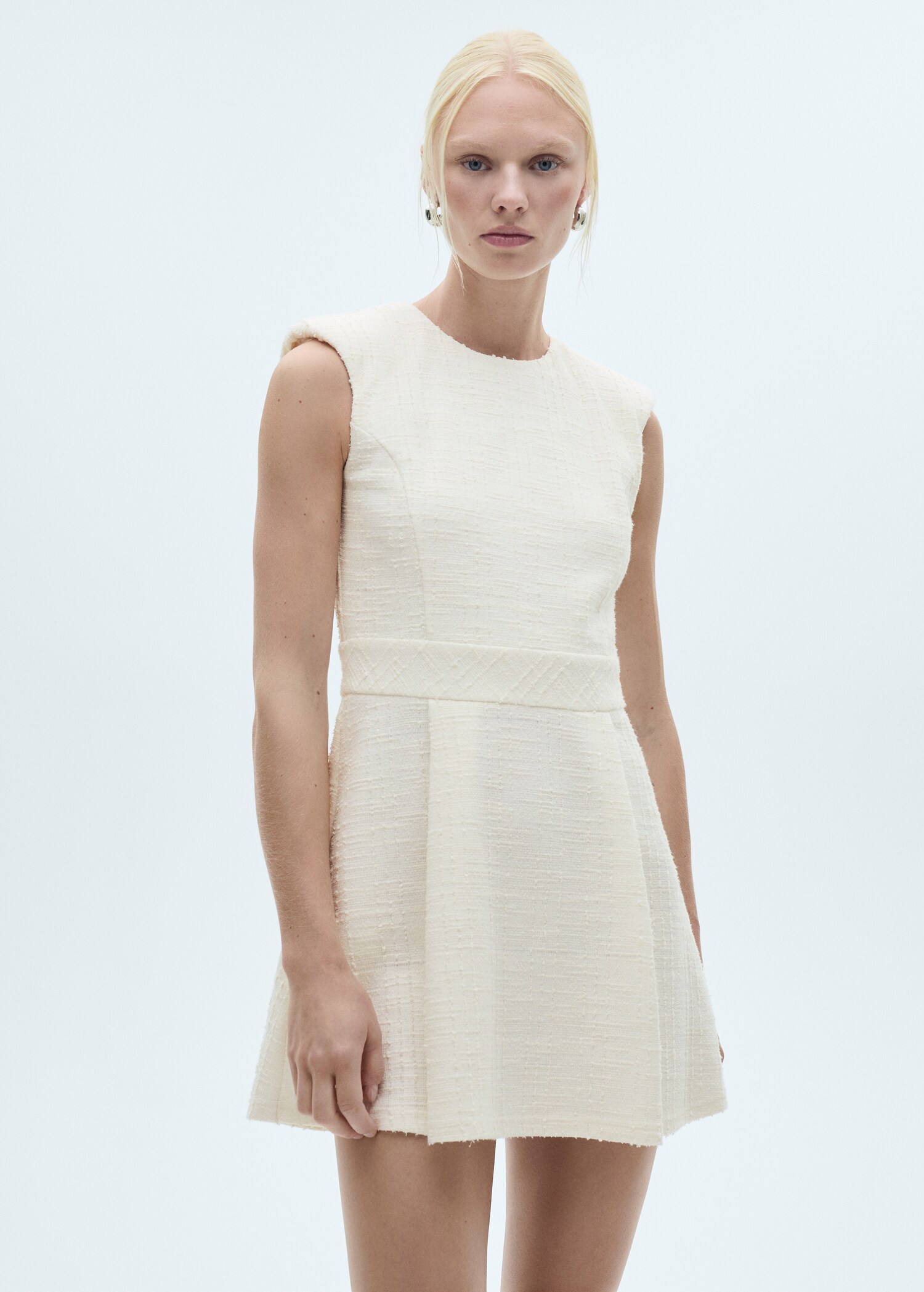 Textured short dress - Medium plane