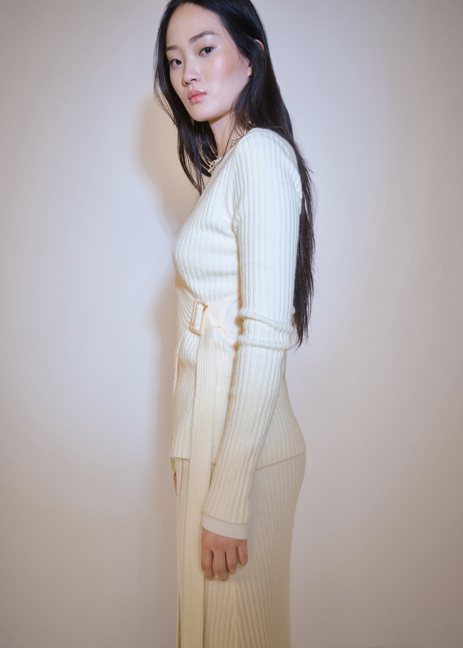 Ribbed cardigan with buckle - Details of the article 1