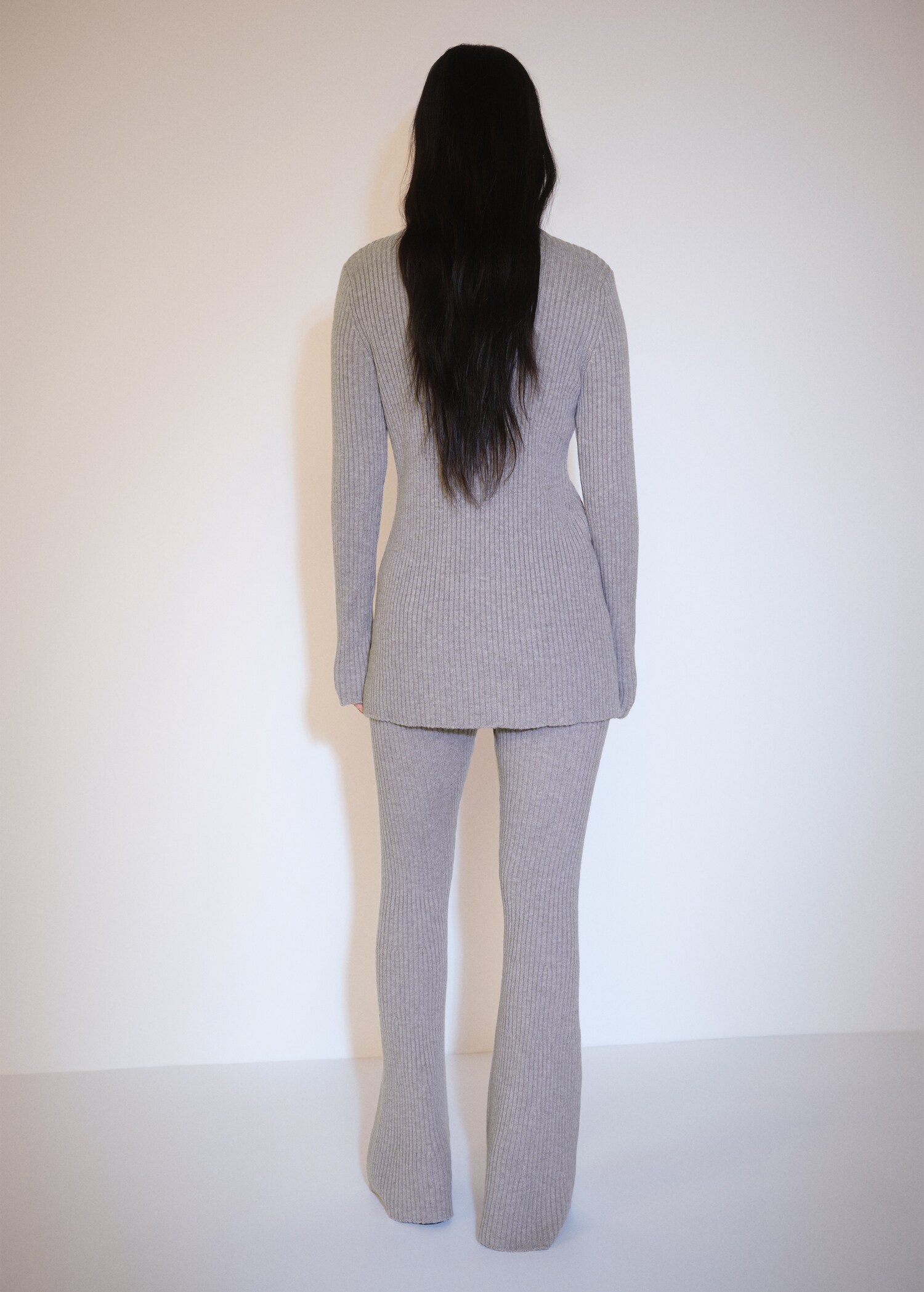 Flared ribbed knitted pants - Reverse of the article