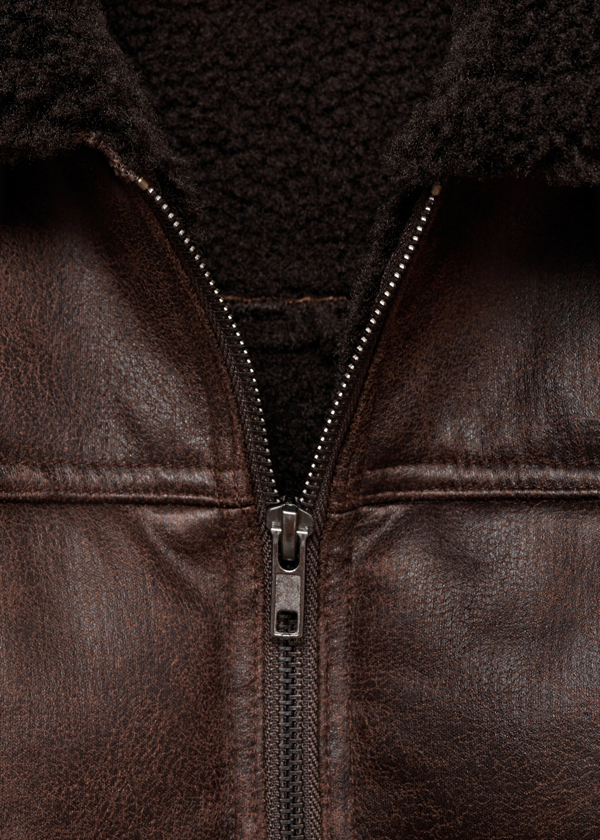 Blouson simili-cuir imitation mouton retourné - Détail de l'article 8, Marron. Ref: 77097668-00.