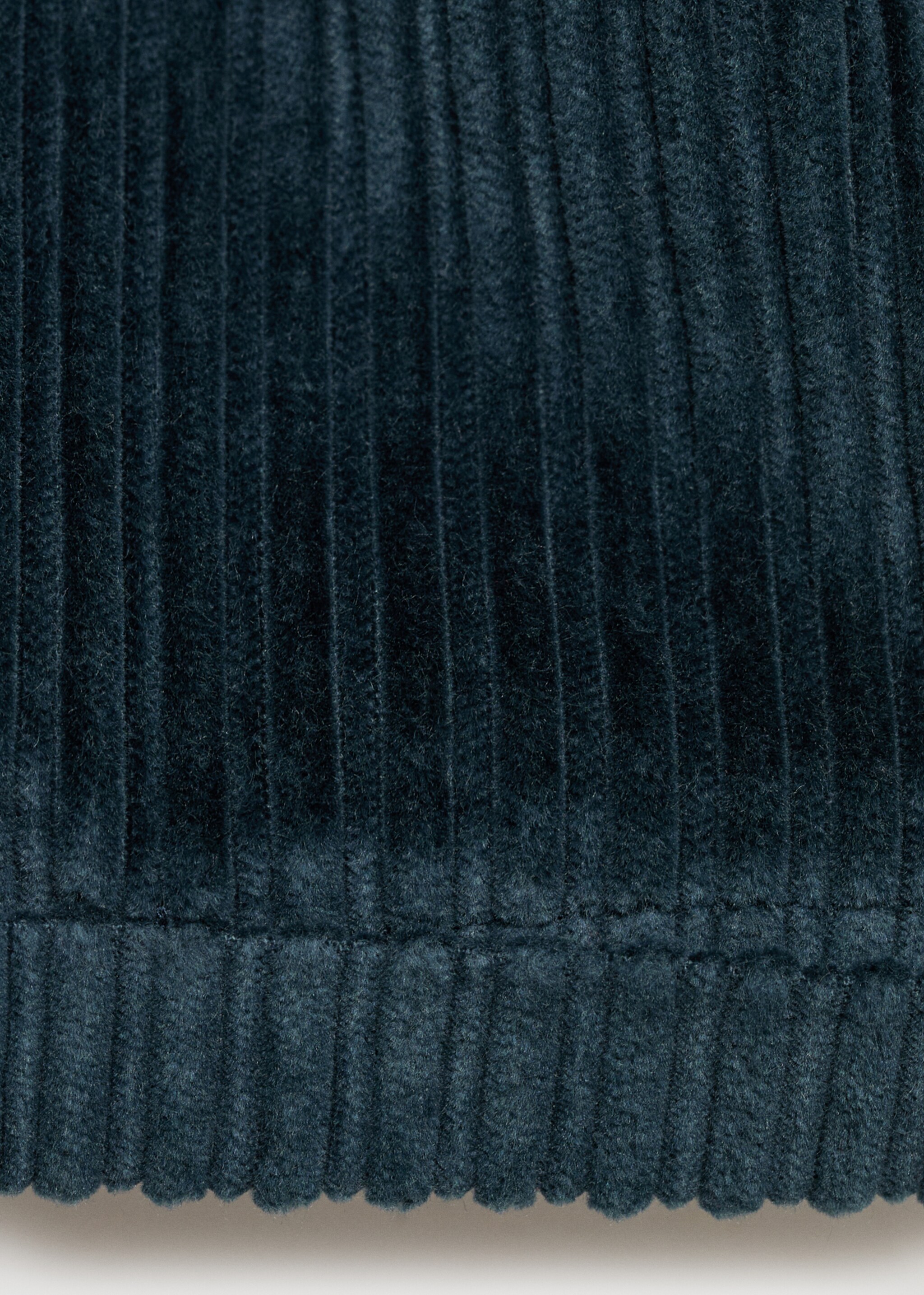 Short velours milleraies boutons - Détail de l'article 0, Gris anthracite. Ref: 77097674-00.