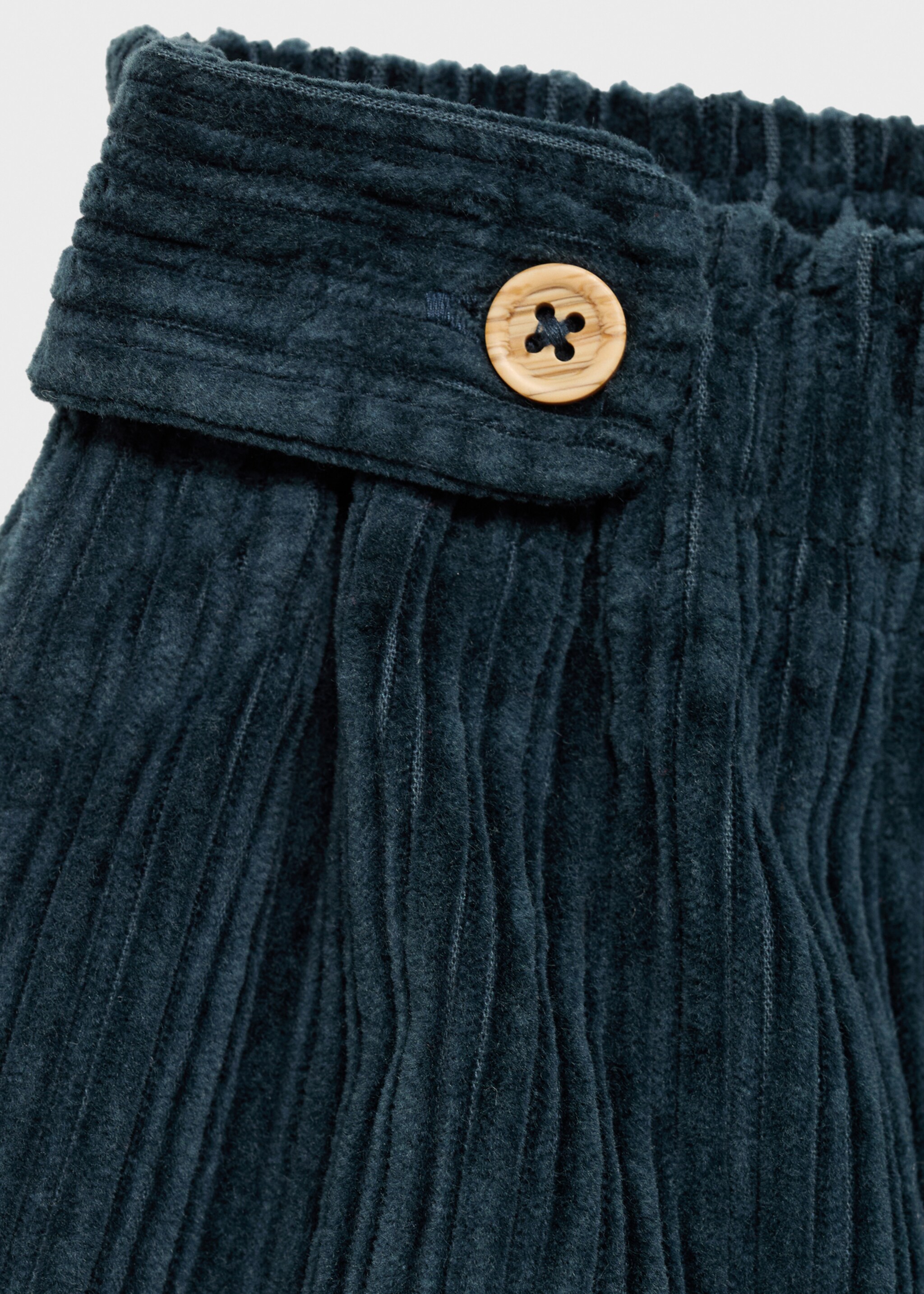 Short velours milleraies boutons - Détail de l'article 8, Gris anthracite. Ref: 77097674-00.