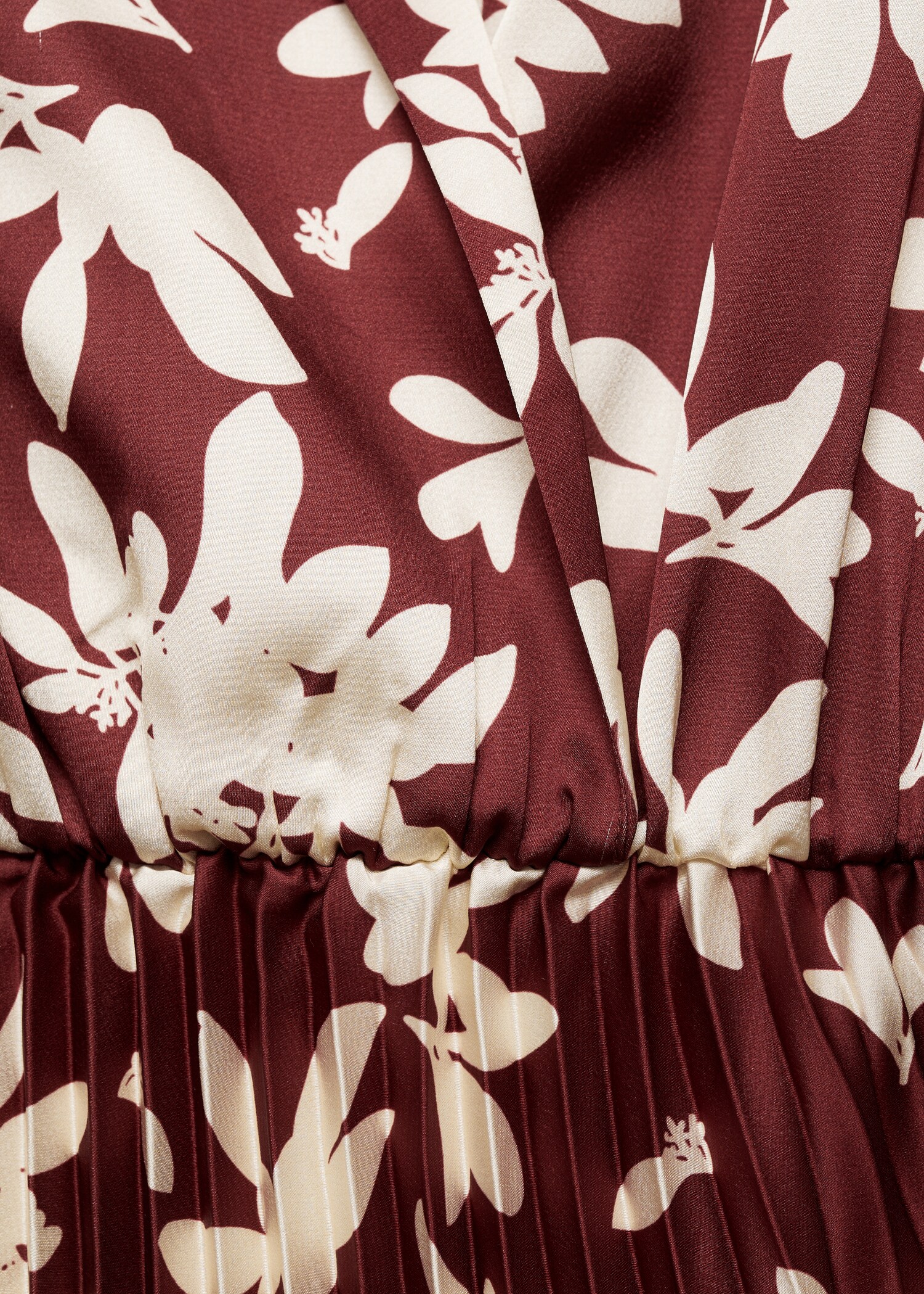 Printed pleated dress - Details of the article 8