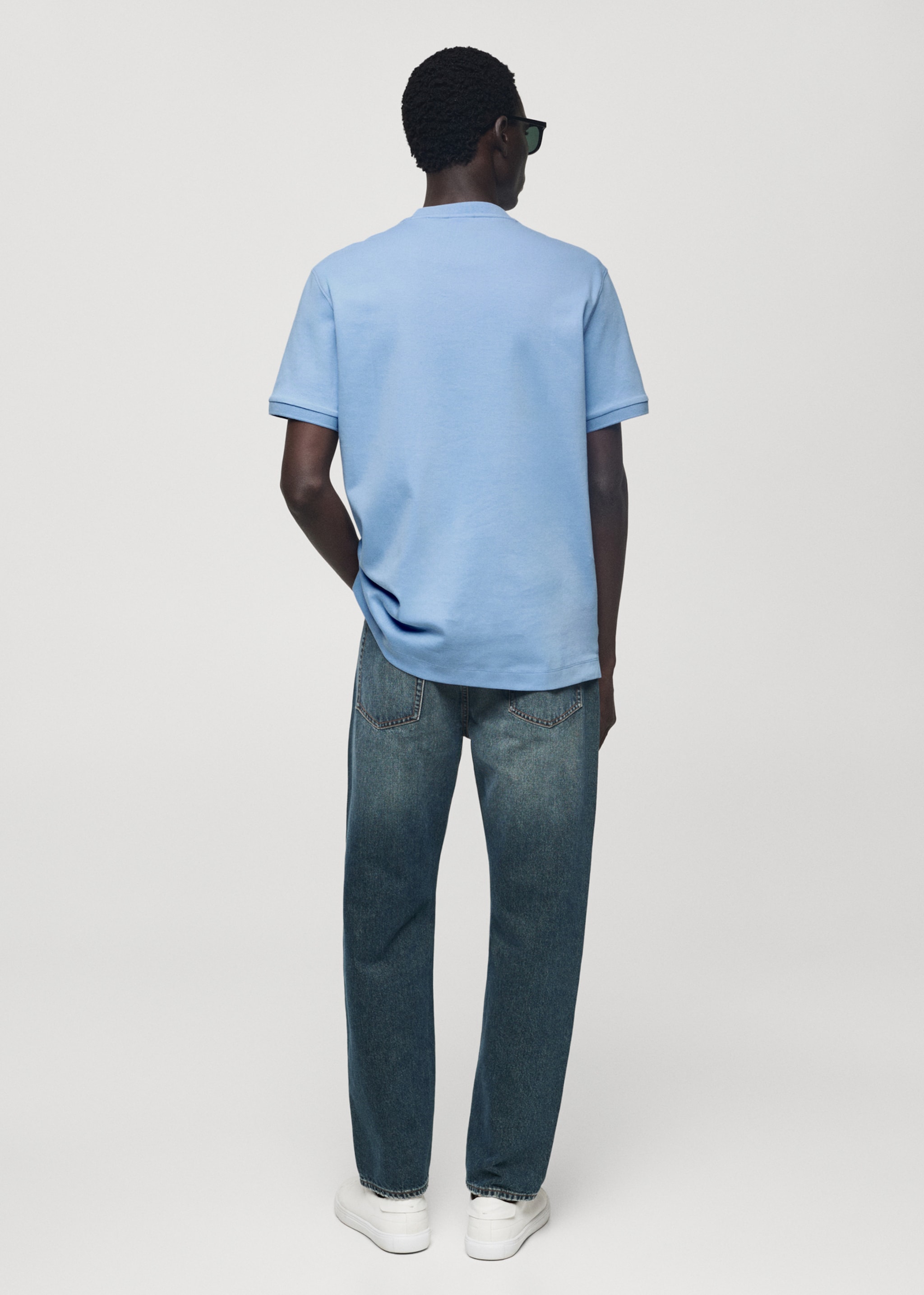 100% cotton regular-fit t-shirt - Reverse of the article