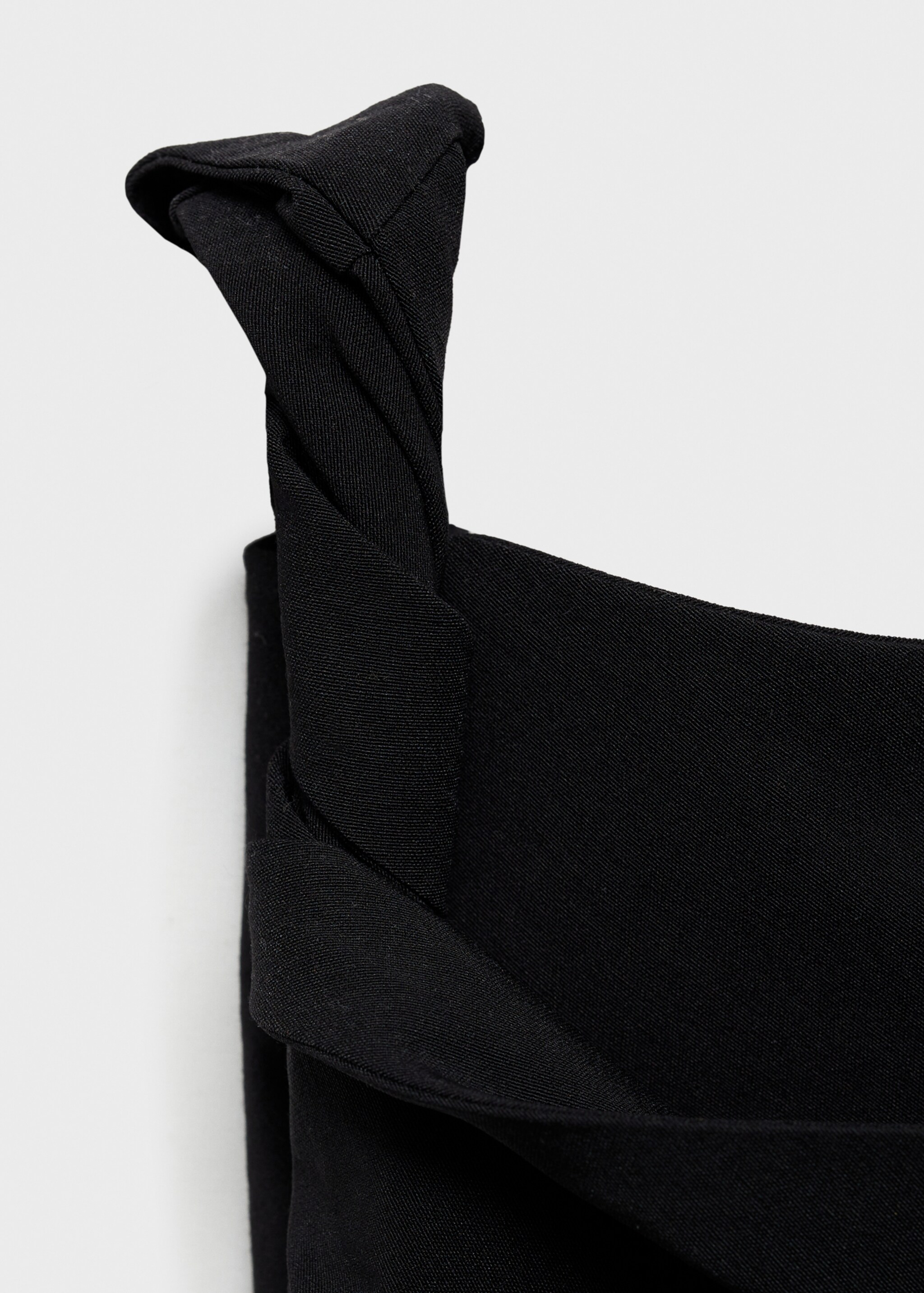 Asymmetrical dress with gathered details - Details of the article 8, Black. Ref: 77097689-00.