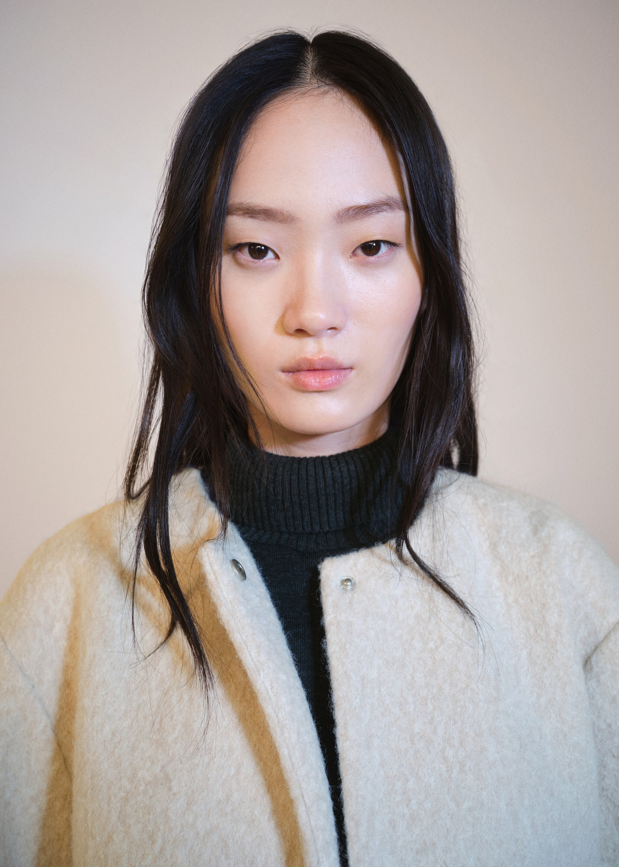 Jacket with scarf and pockets - Details of the article 1, Beige. Ref: 77097690-00.