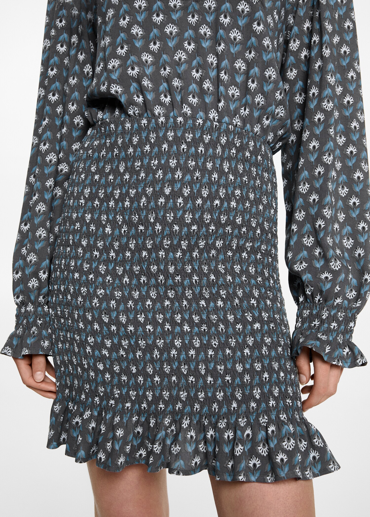Printed dress with ruffled detail - Details of the article 6