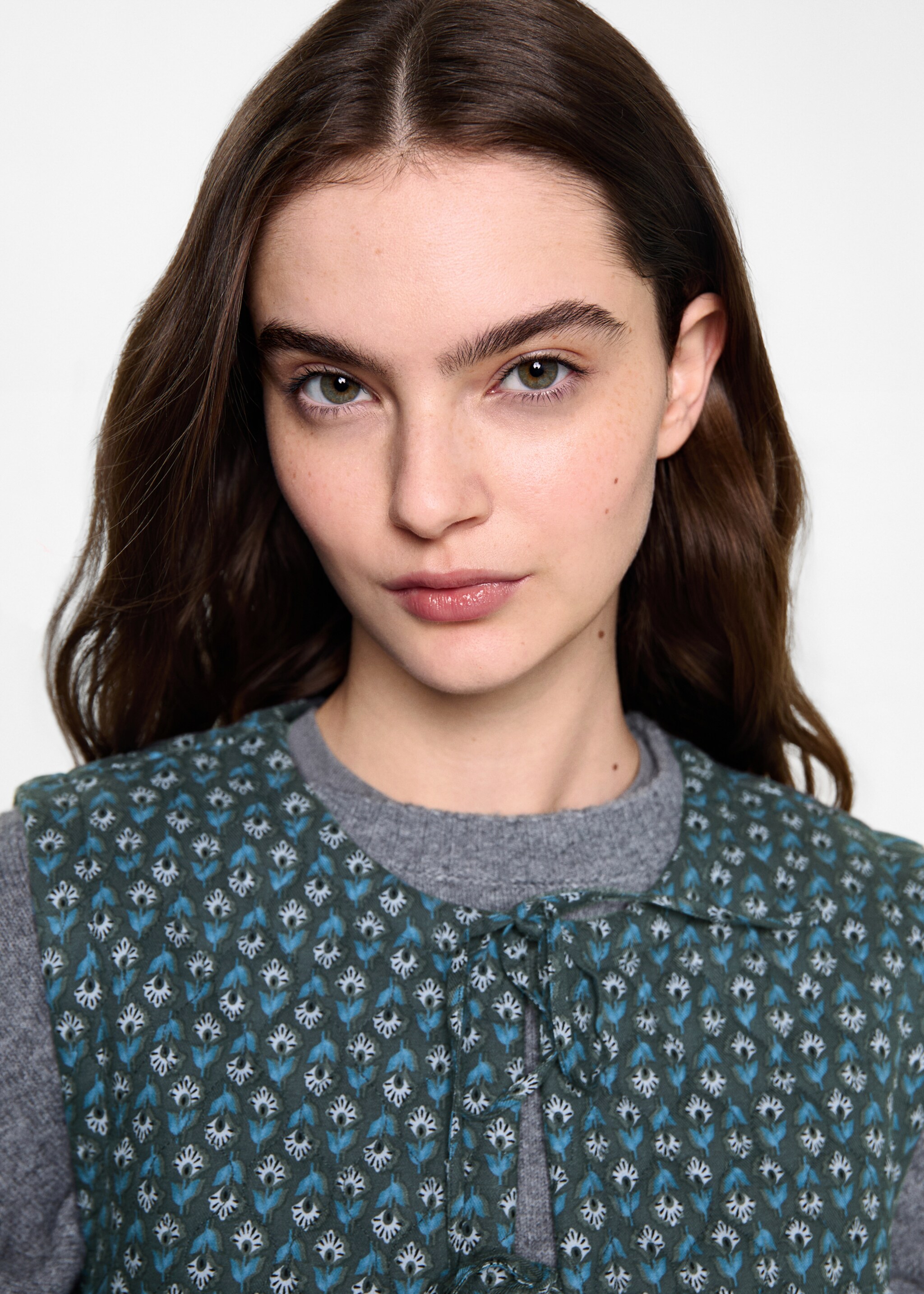 Printed quilted gilet - Details of the article 1