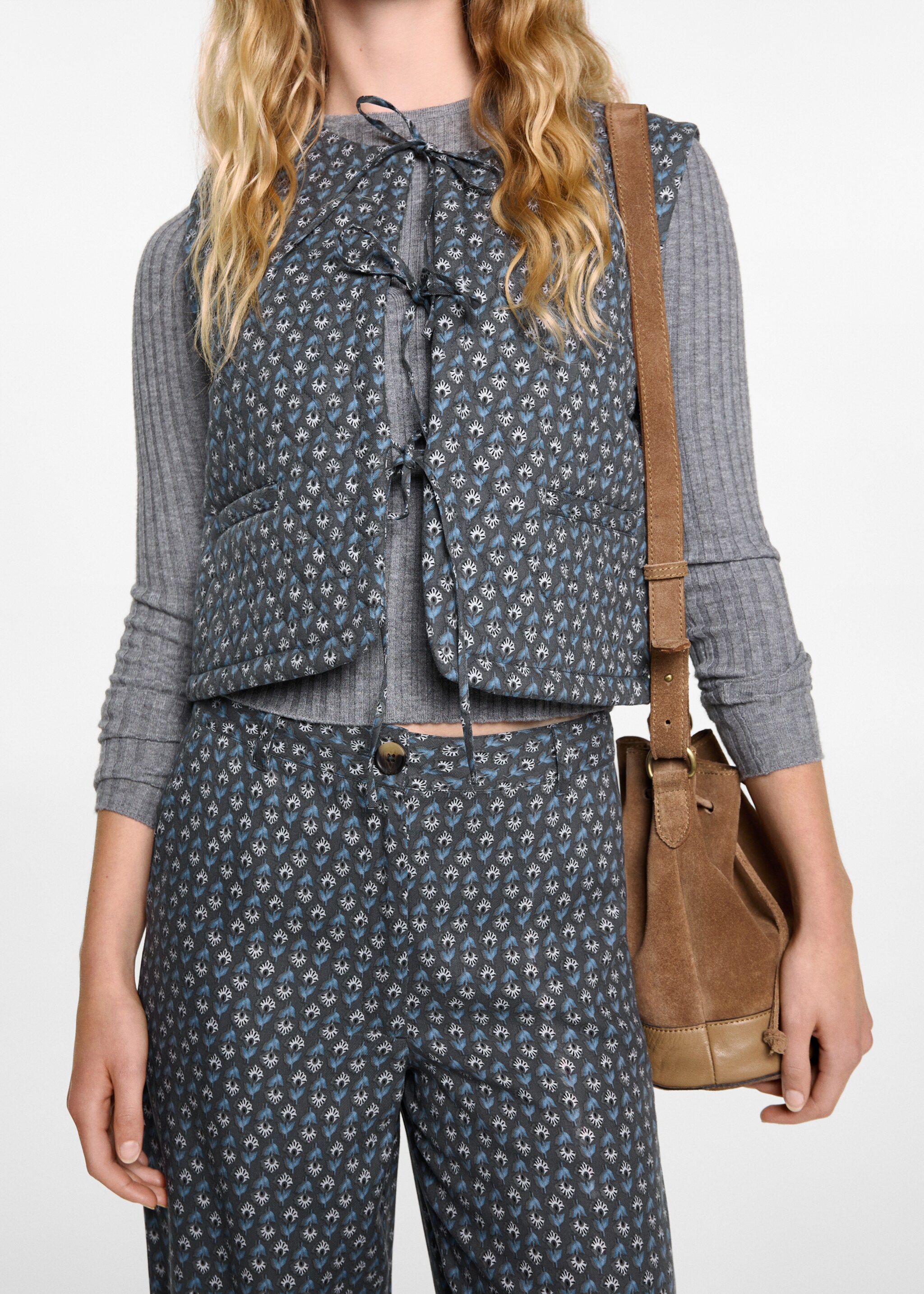 Printed quilted gilet - Details of the article 6