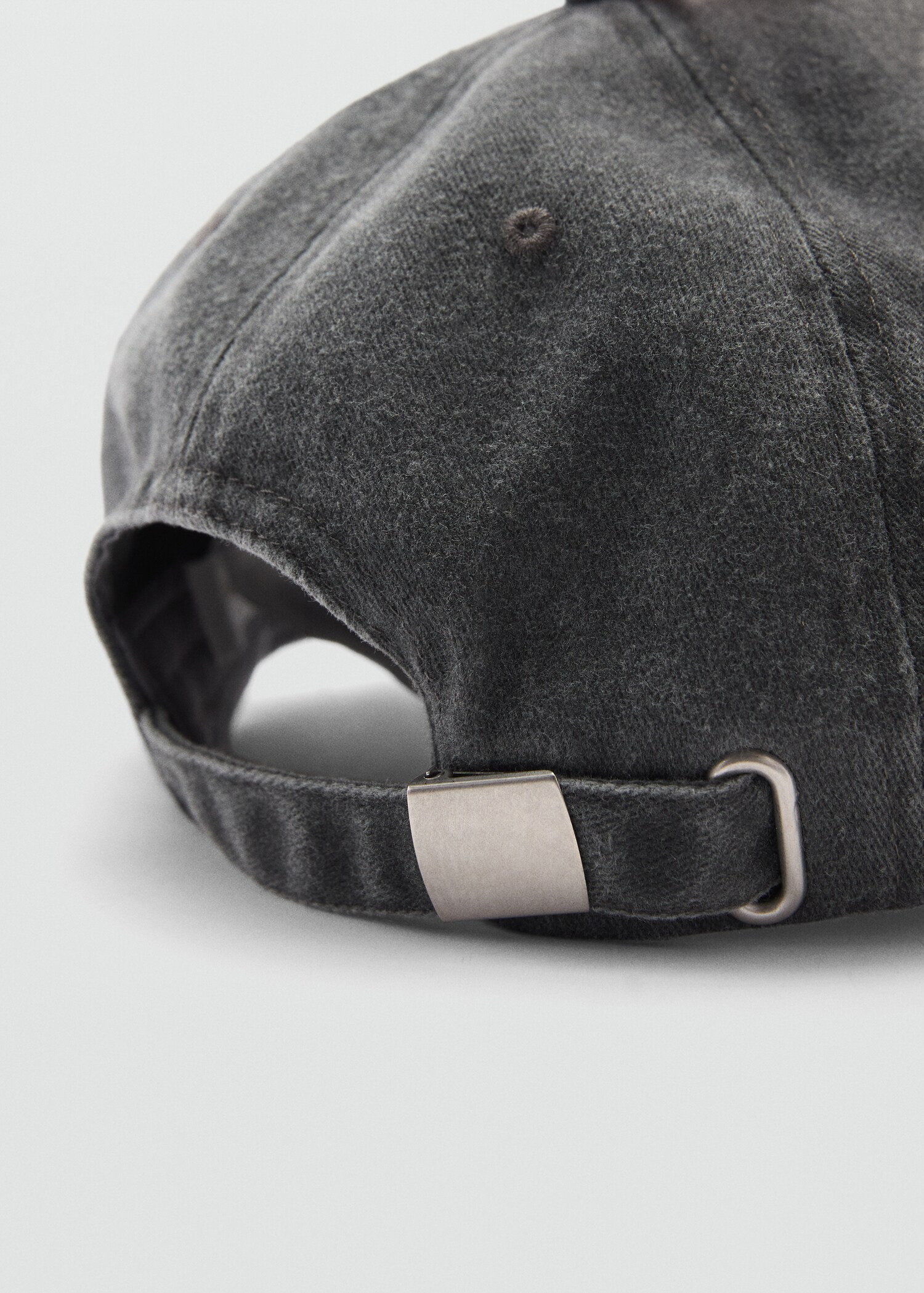 Caps med broderi - Artikkeldetalj 1