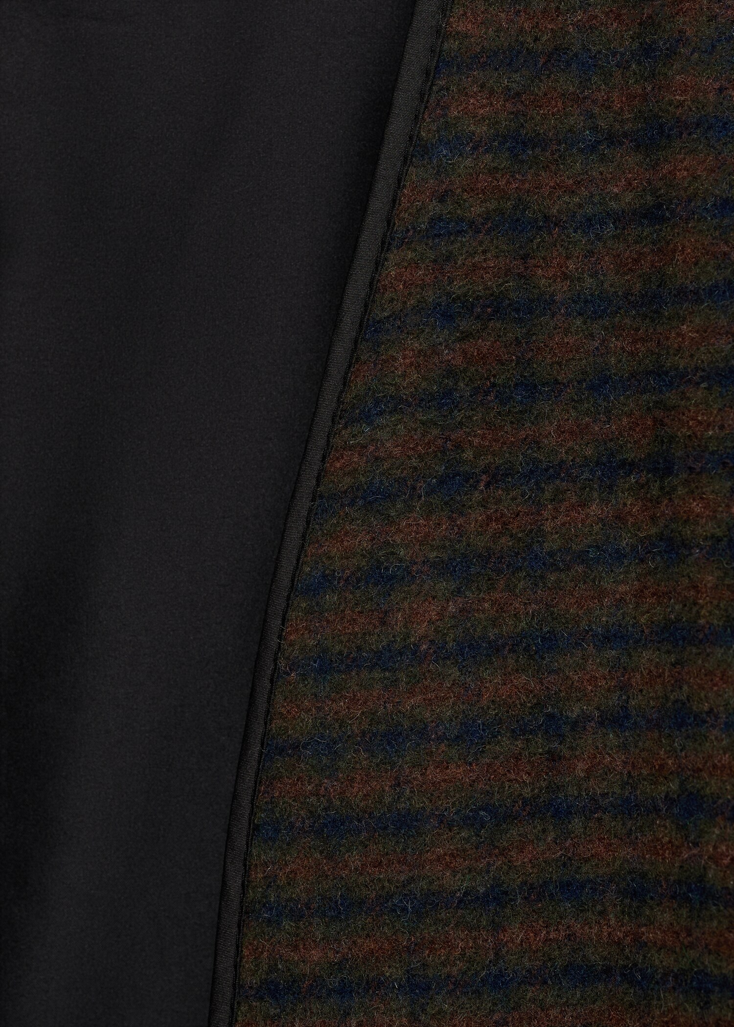 Jacke mit quadratischer Struktur - Detail des Artikels 8