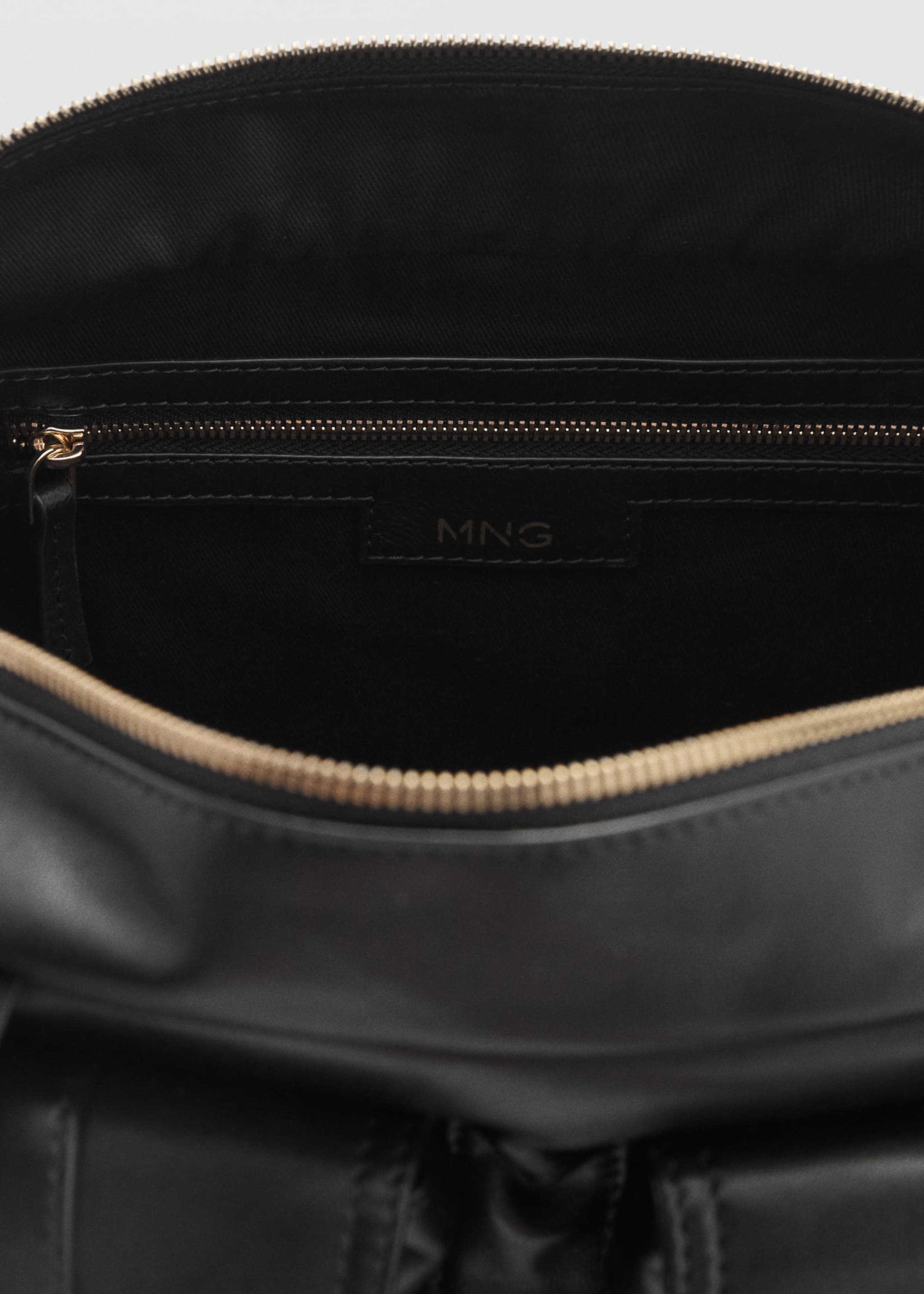 Bolso piel bolsillos - Detalle del artículo 3, Negro. Ref: 77097711-00.