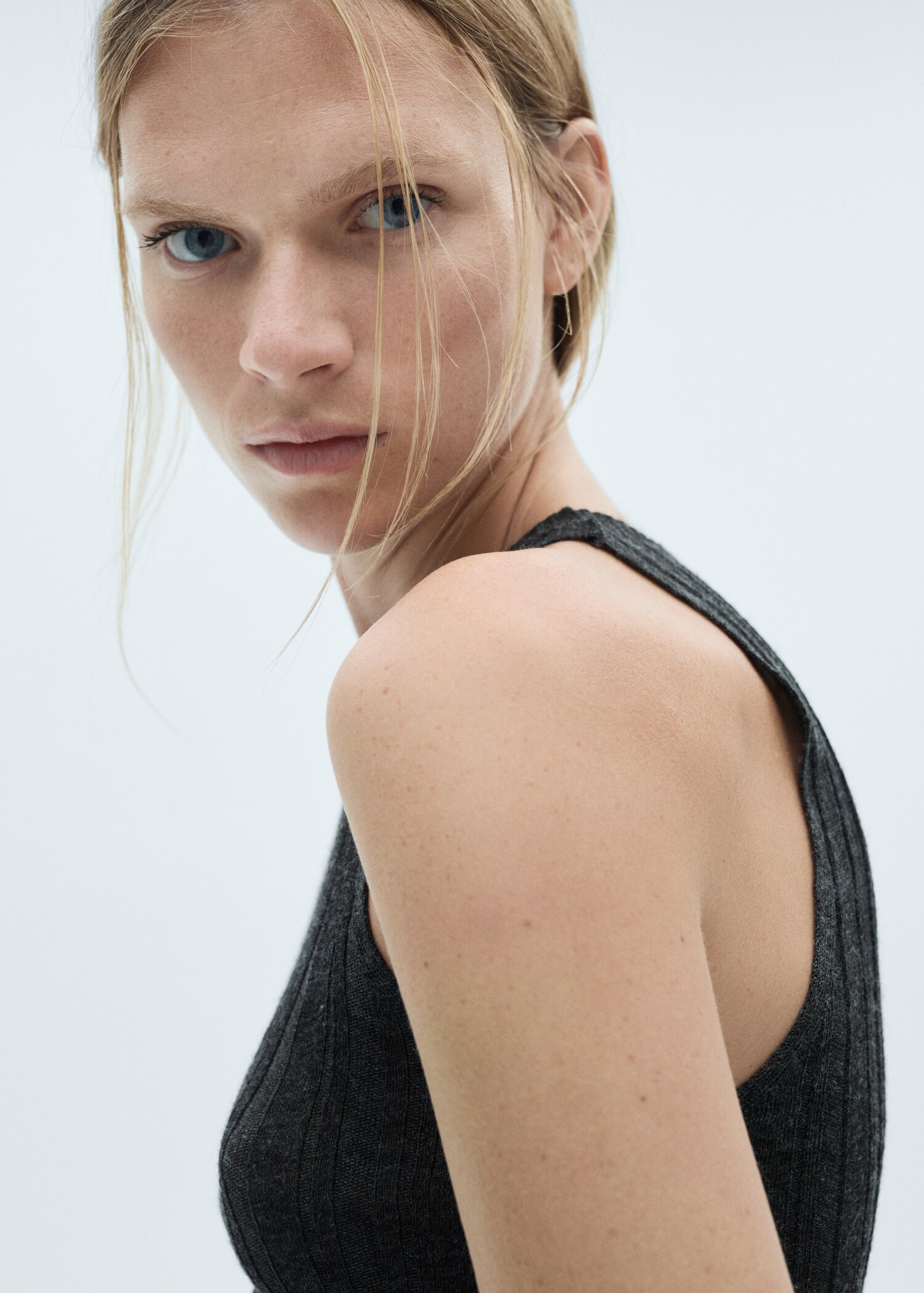 Knit halter top - Details of the article 1