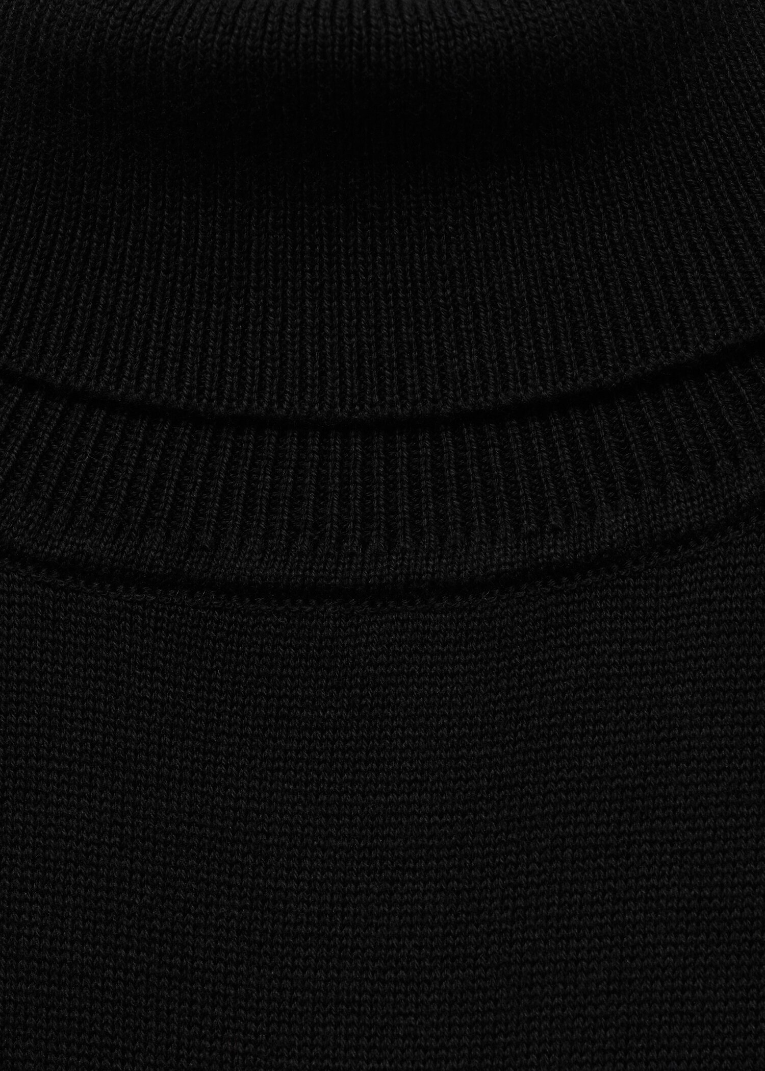 Shoulder padded jumpsuit with belt - Details of the article 0