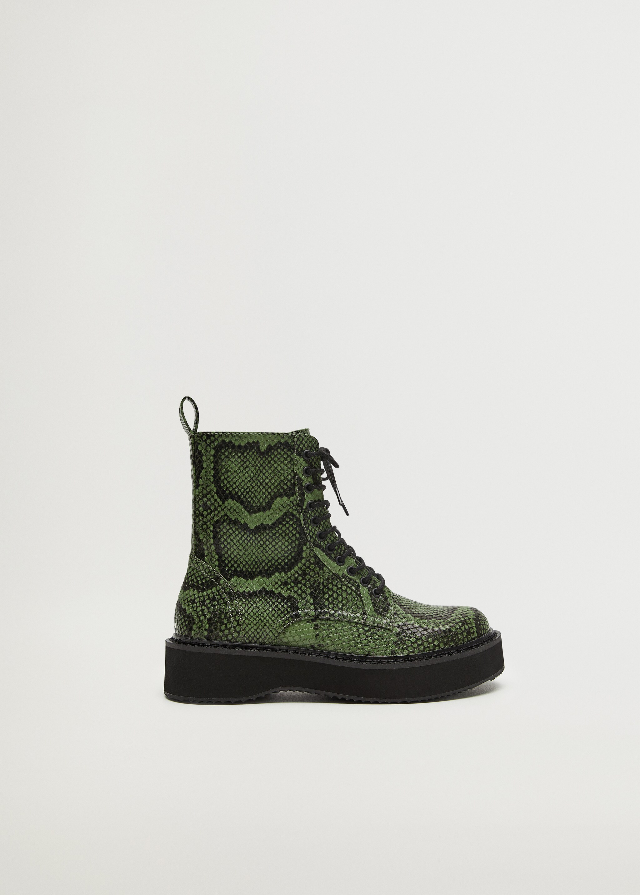 Lace-up track sole boots - Article without model